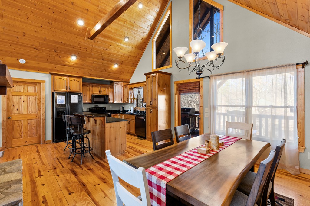 814 Eagle Mountain Drive W