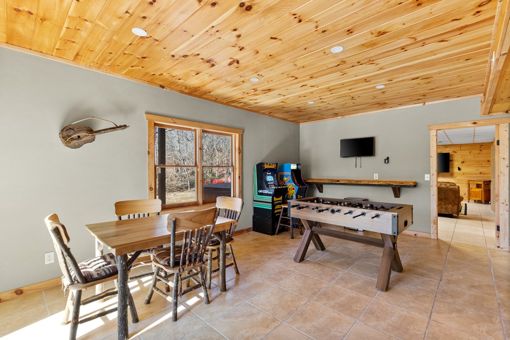 814 Eagle Mountain Drive W