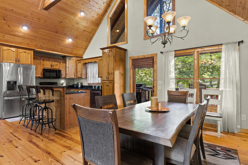 814 Eagle Mountain Drive W