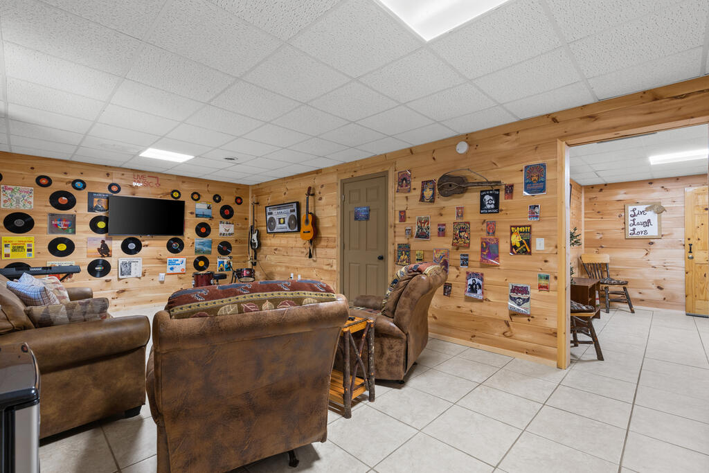 814 Eagle Mountain Drive W