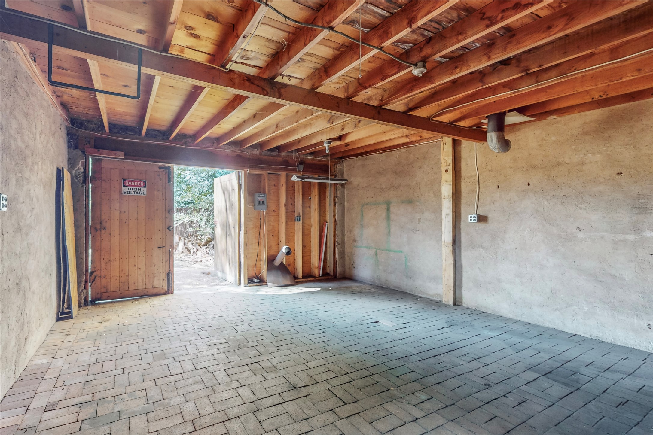 125 W Santa Fe Avenue