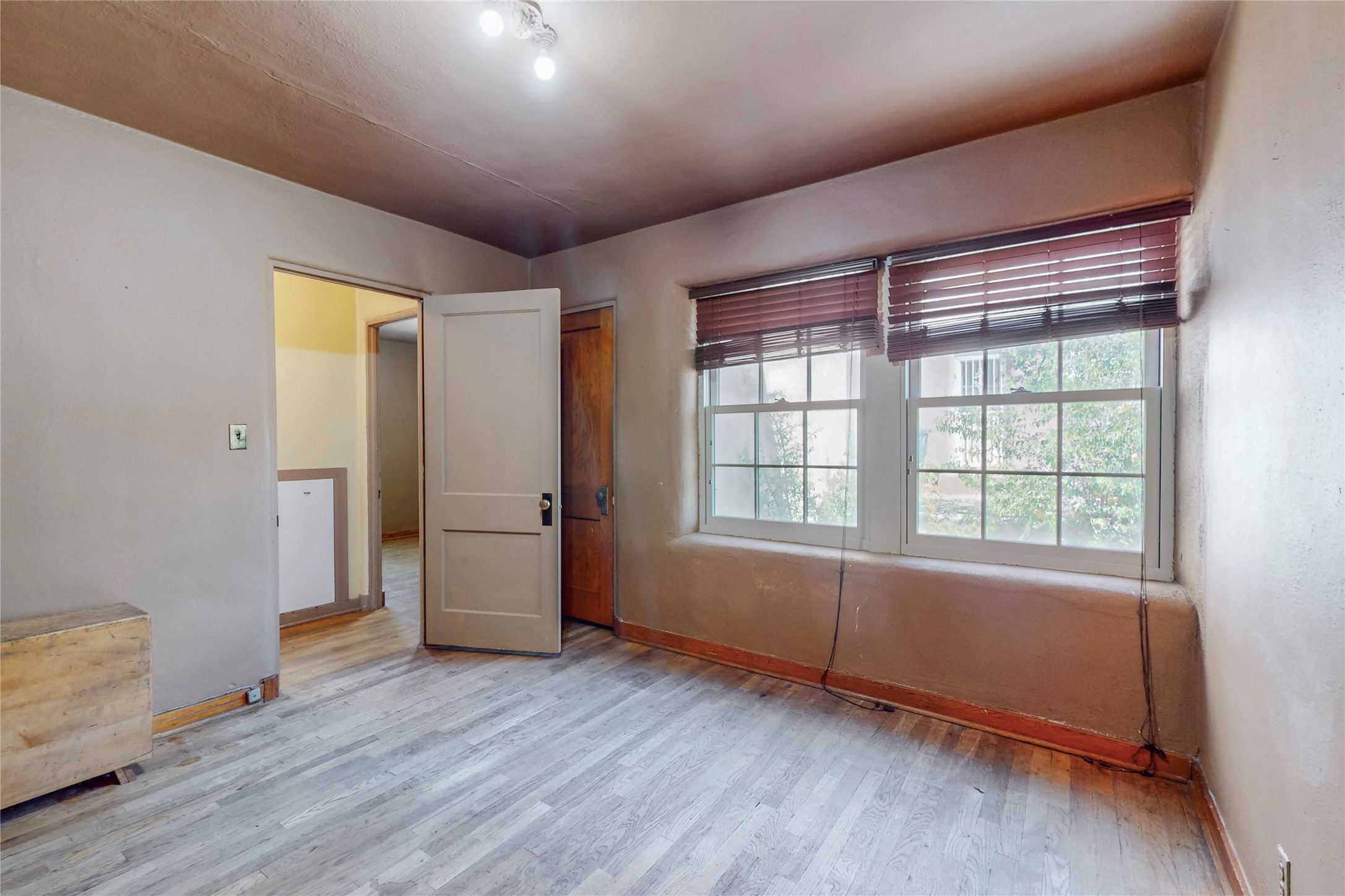 125 W Santa Fe Avenue