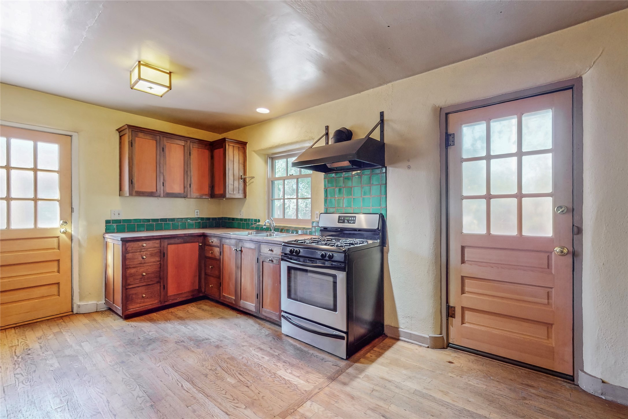 125 W Santa Fe Avenue