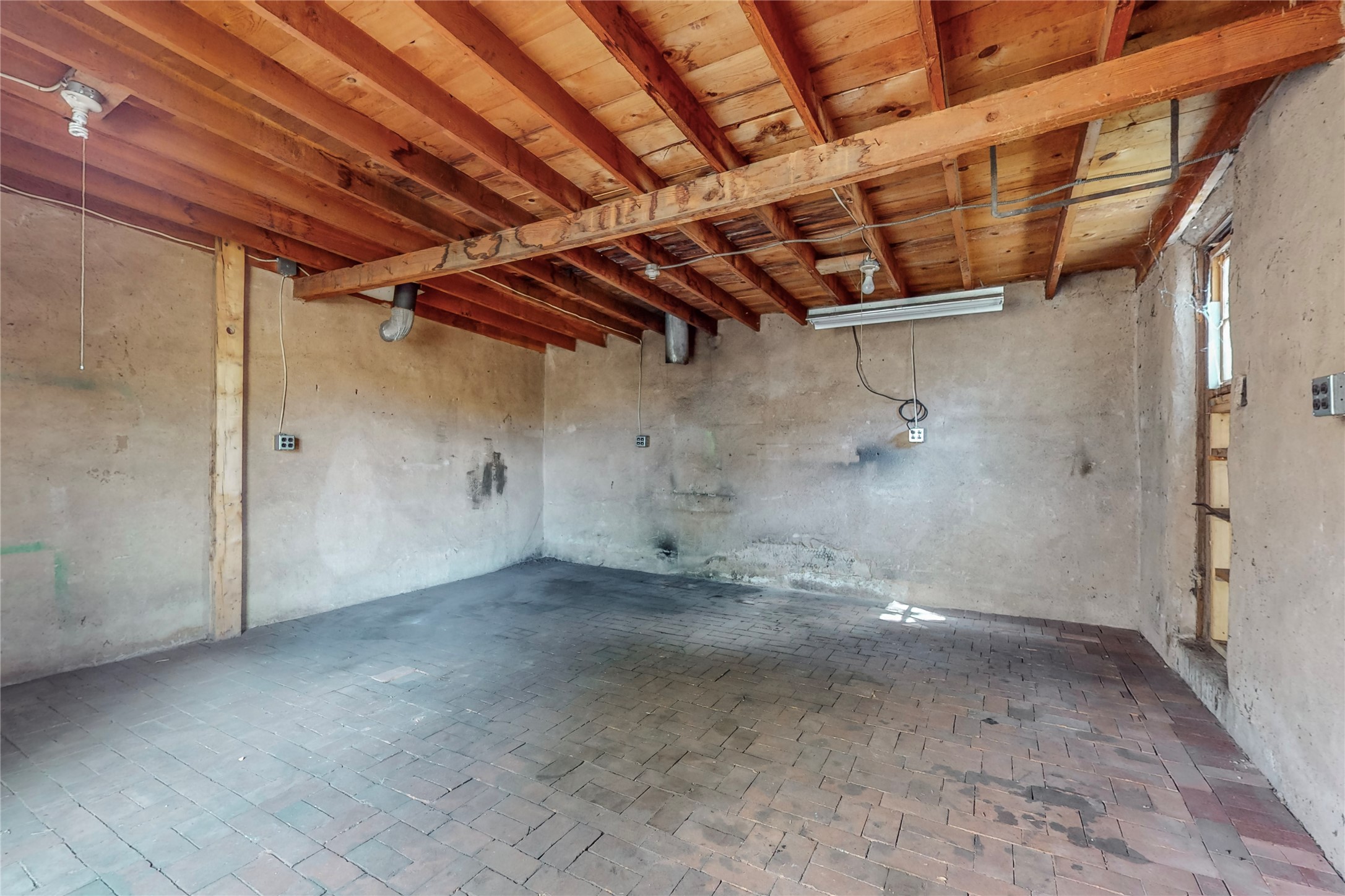 125 W Santa Fe Avenue