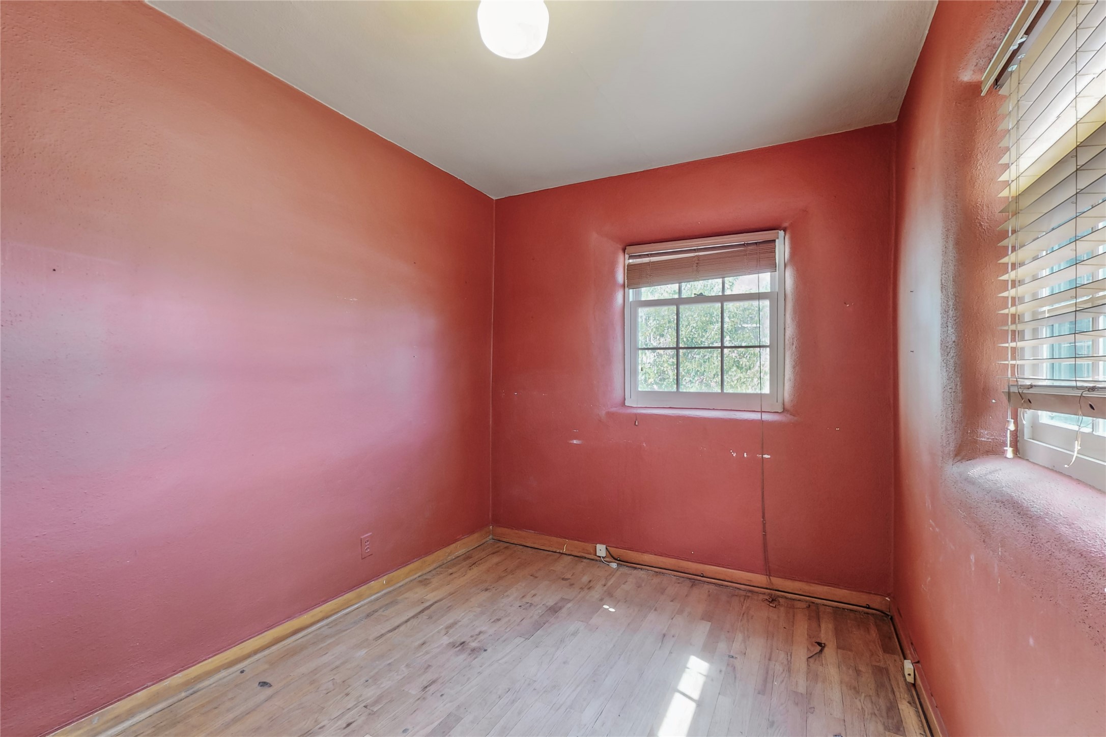 125 W Santa Fe Avenue