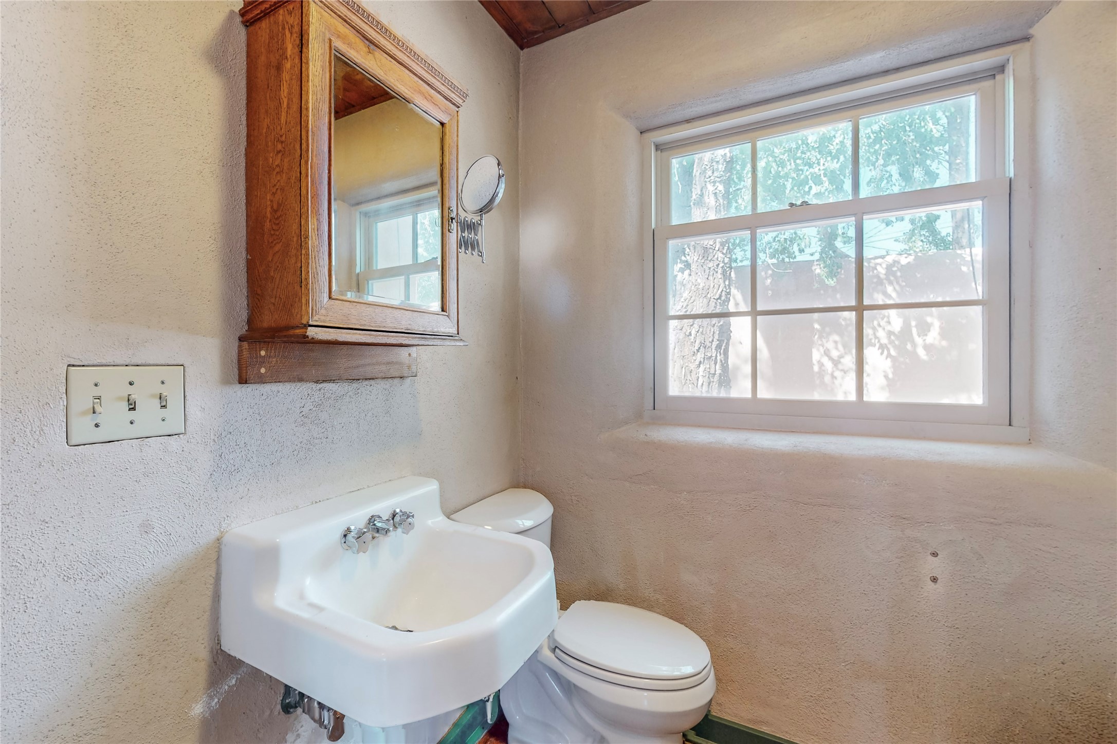 125 W Santa Fe Avenue