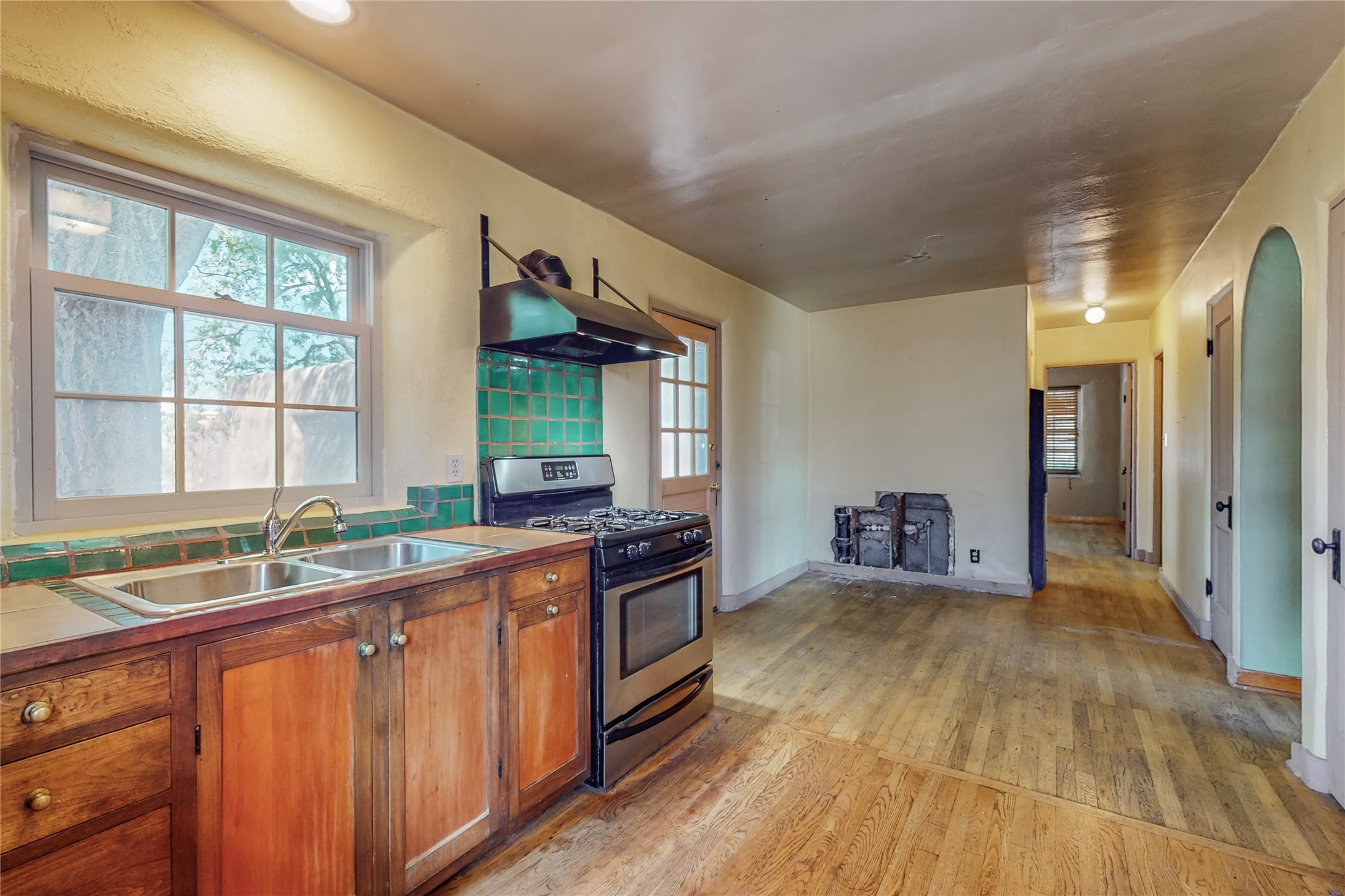 125 W Santa Fe Avenue