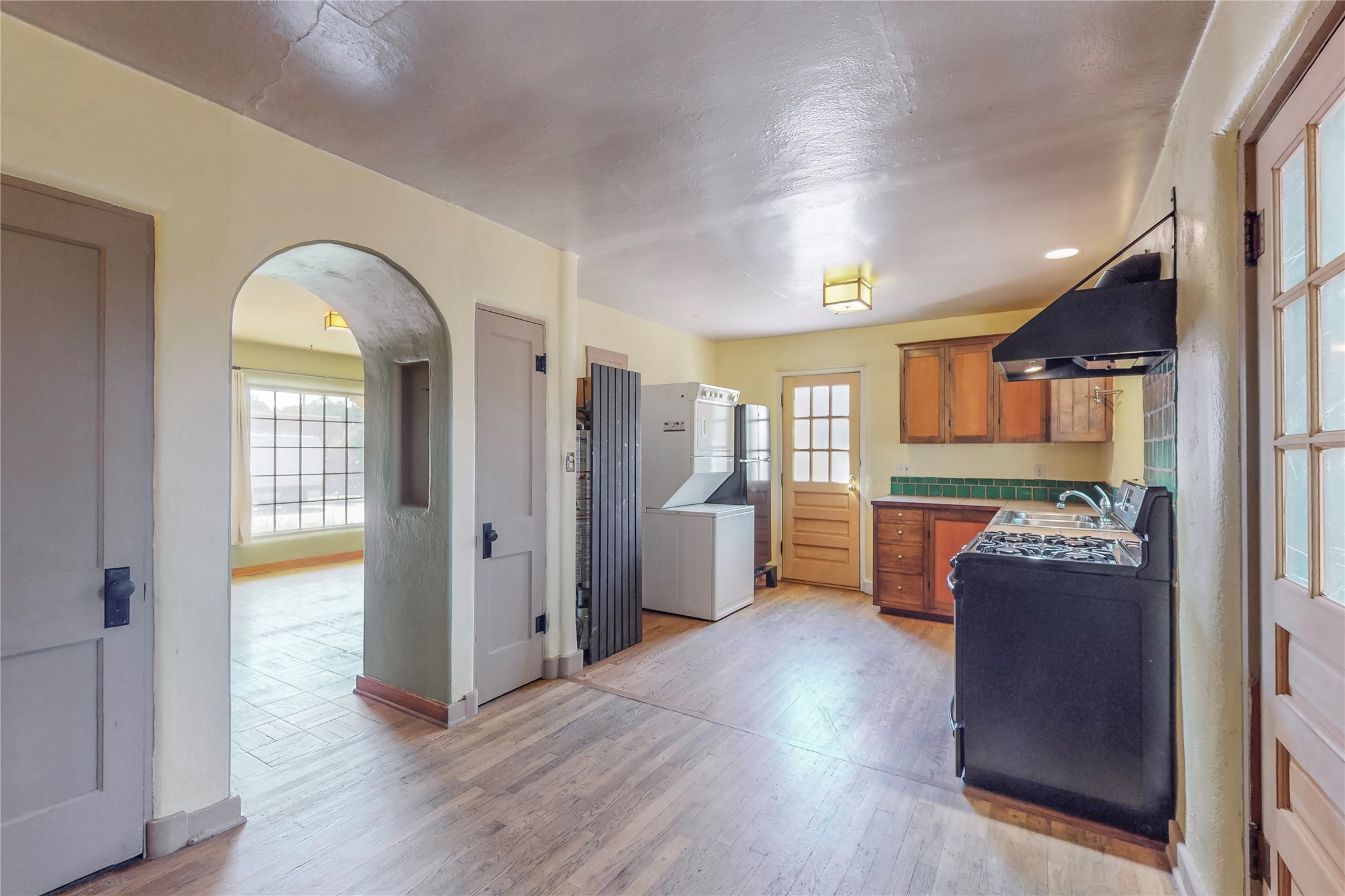 125 W Santa Fe Avenue