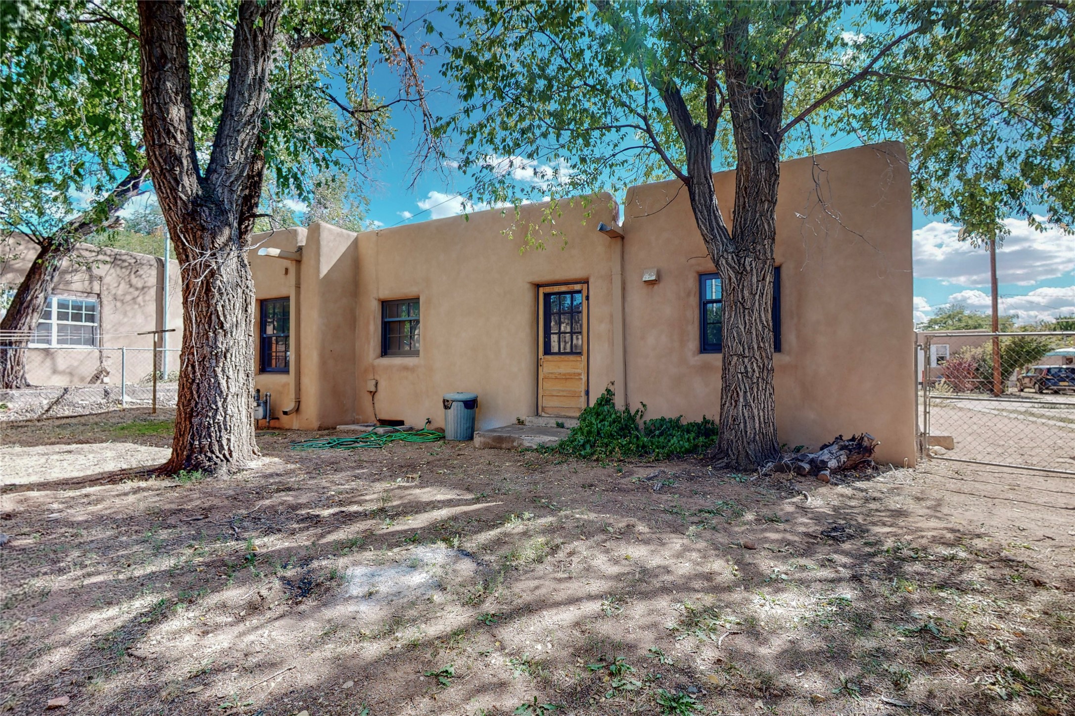 125 W Santa Fe Avenue