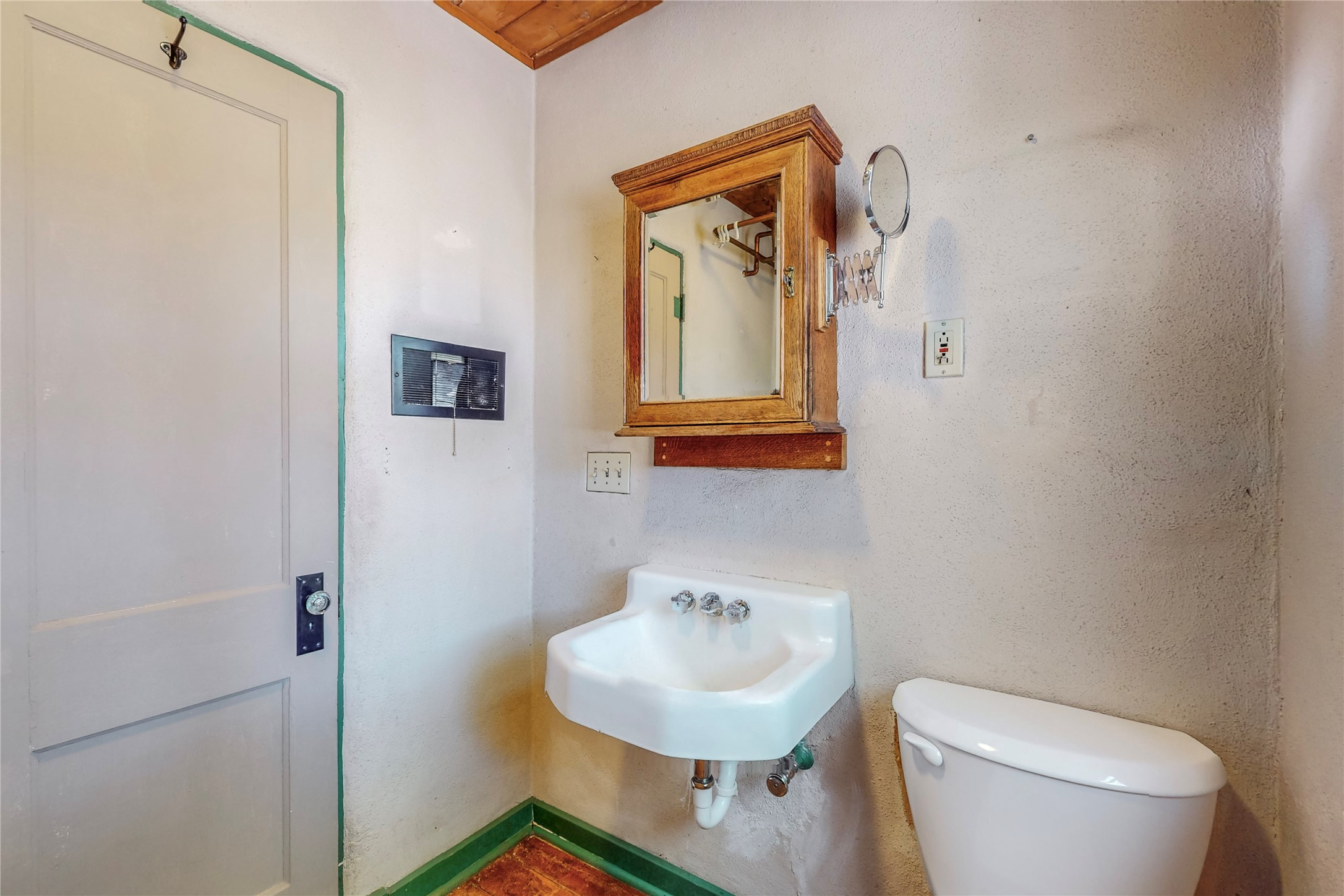 125 W Santa Fe Avenue