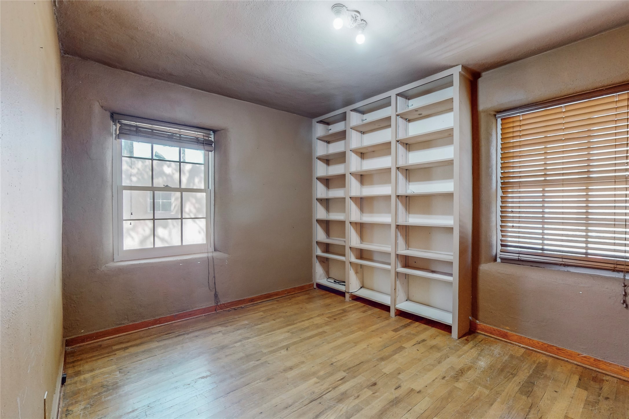 125 W Santa Fe Avenue