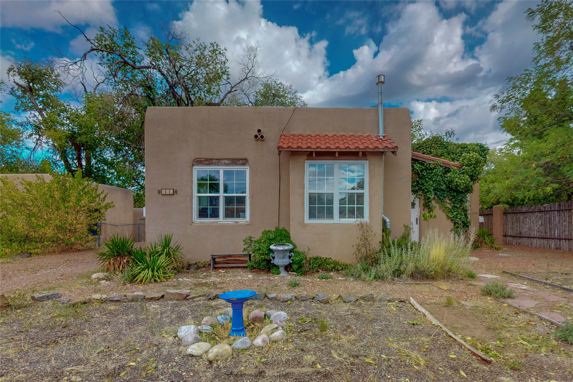 123 W Santa Fe Avenue