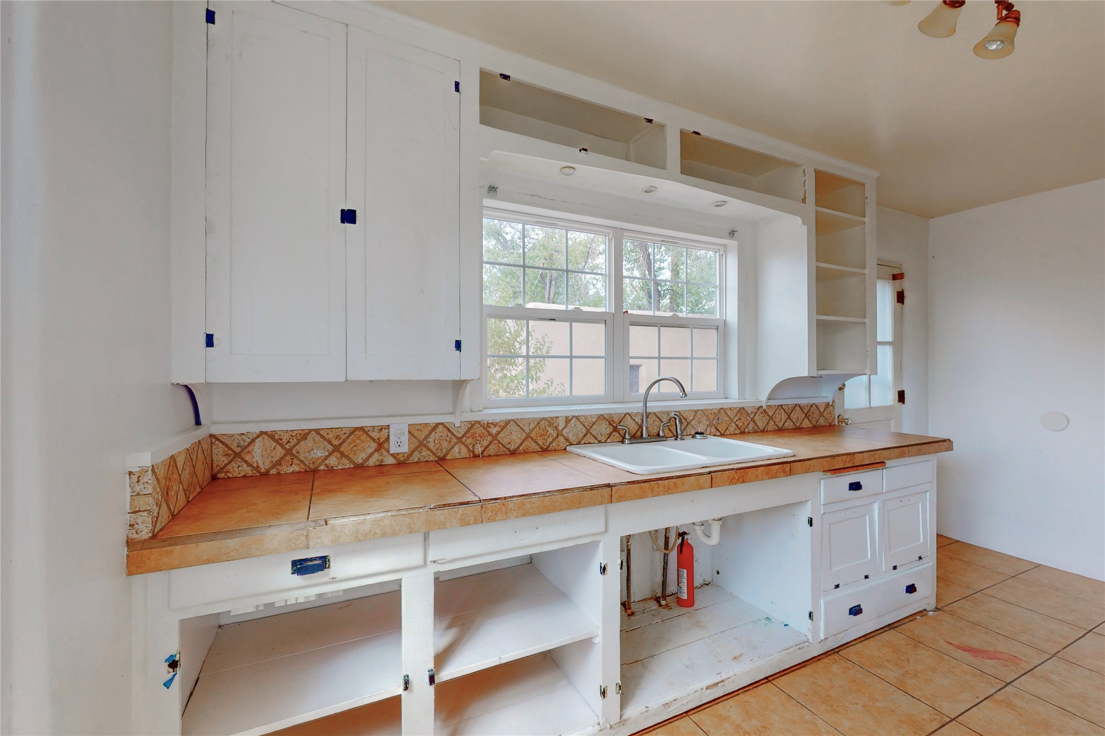 123 W Santa Fe Avenue