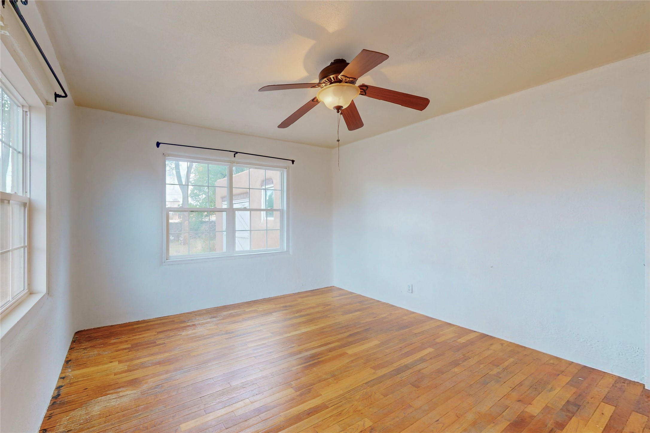 123 W Santa Fe Avenue