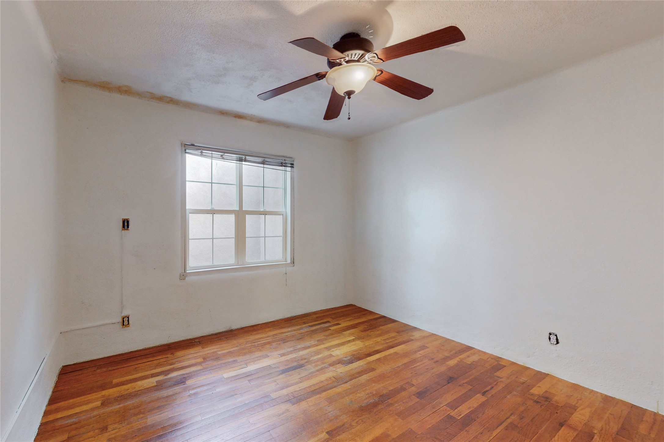 123 W Santa Fe Avenue