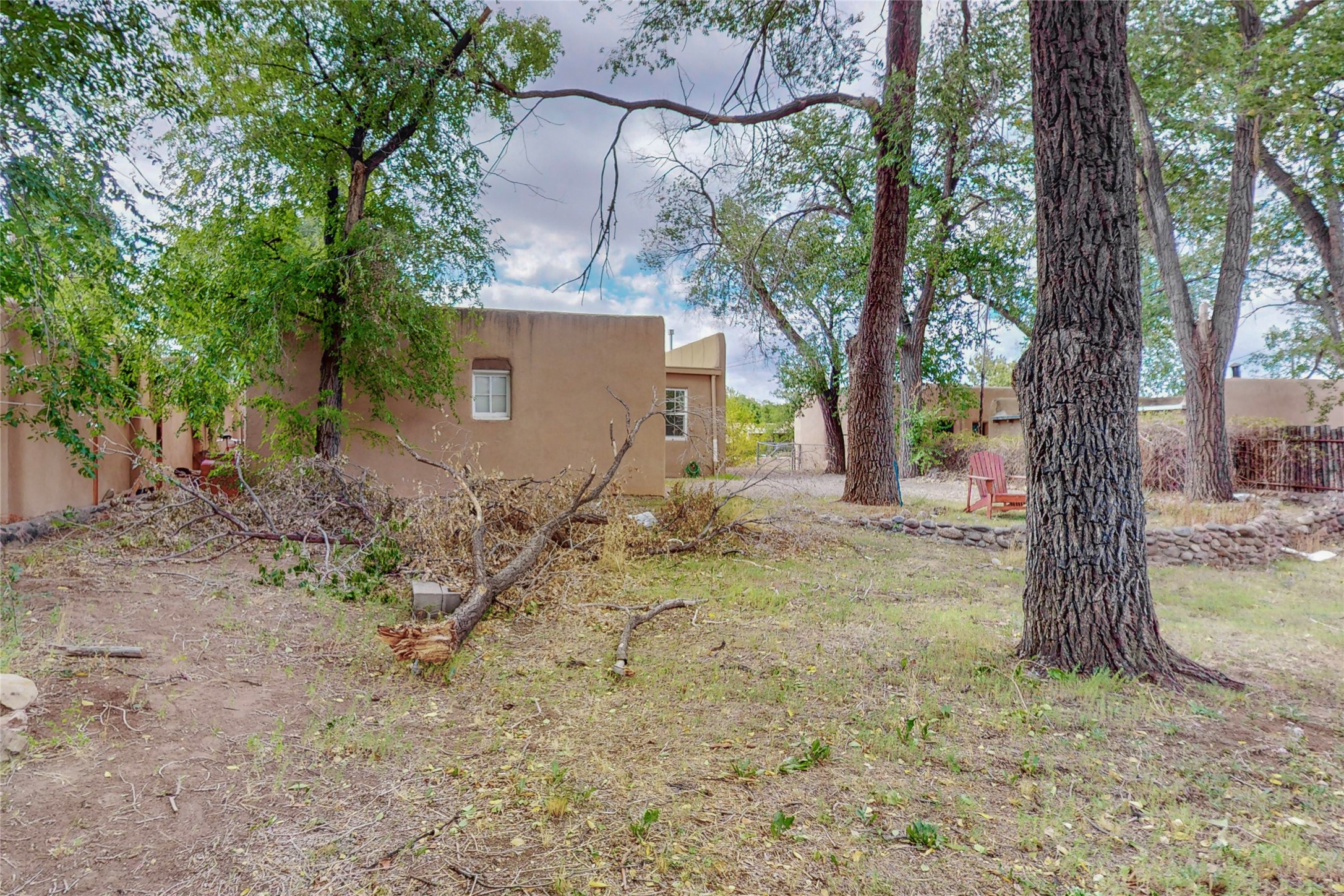 123 W Santa Fe Avenue