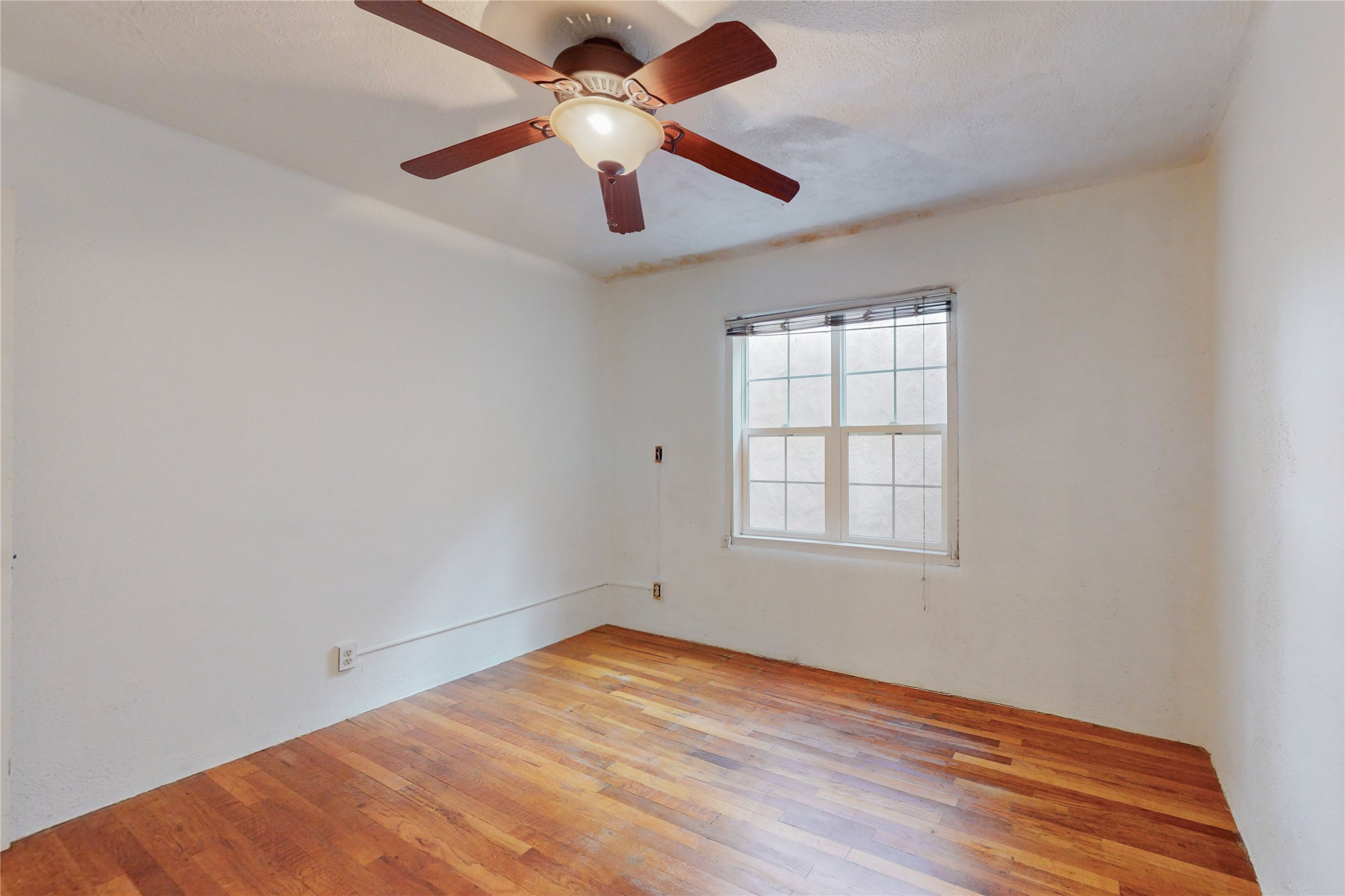 123 W Santa Fe Avenue