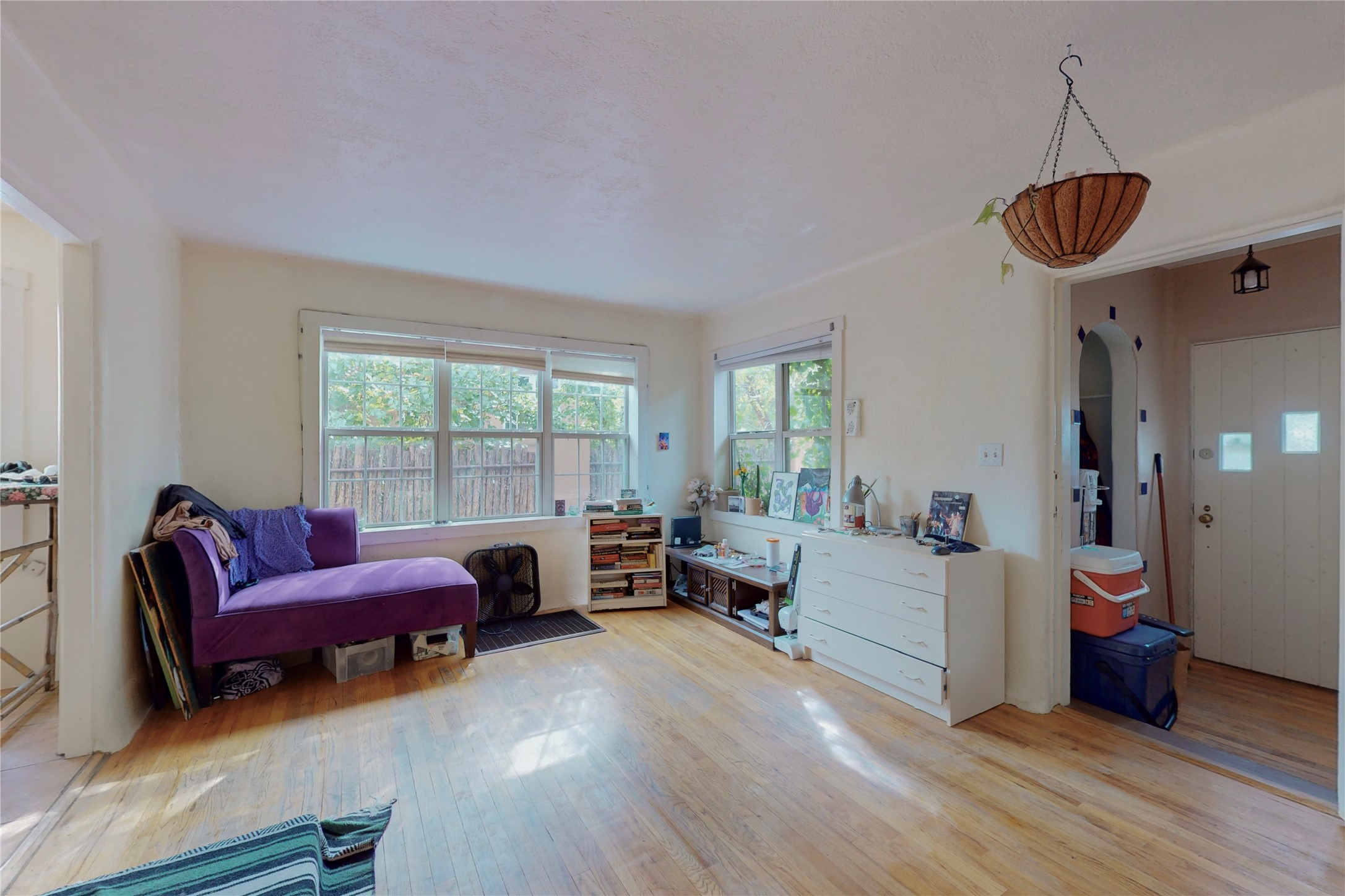 123 W Santa Fe Avenue