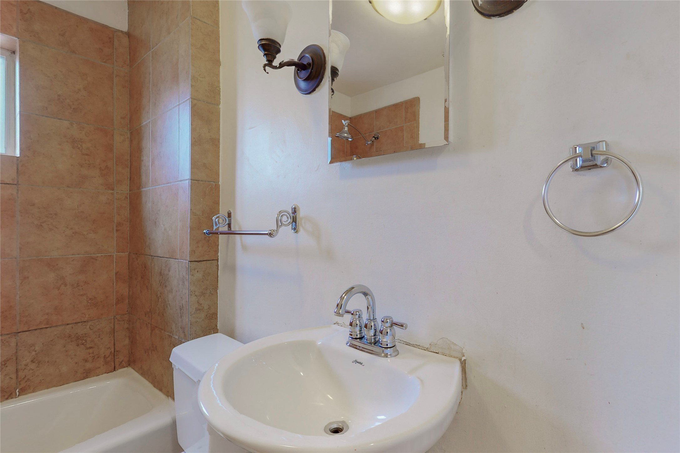 123 W Santa Fe Avenue