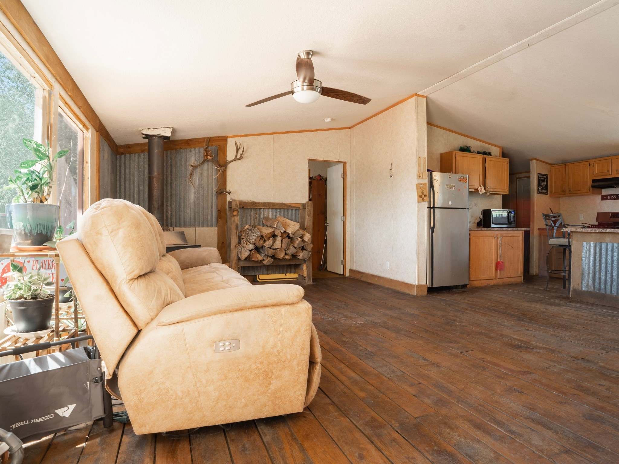 1023 Calle Flores