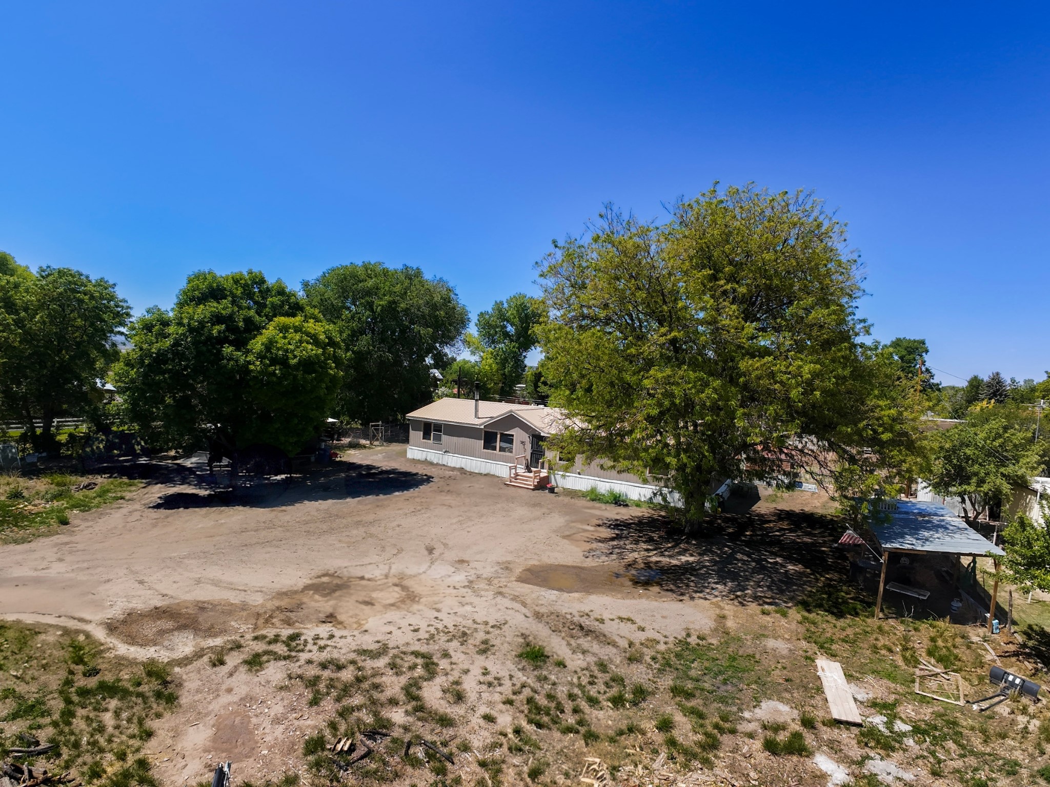 1023 Calle Flores