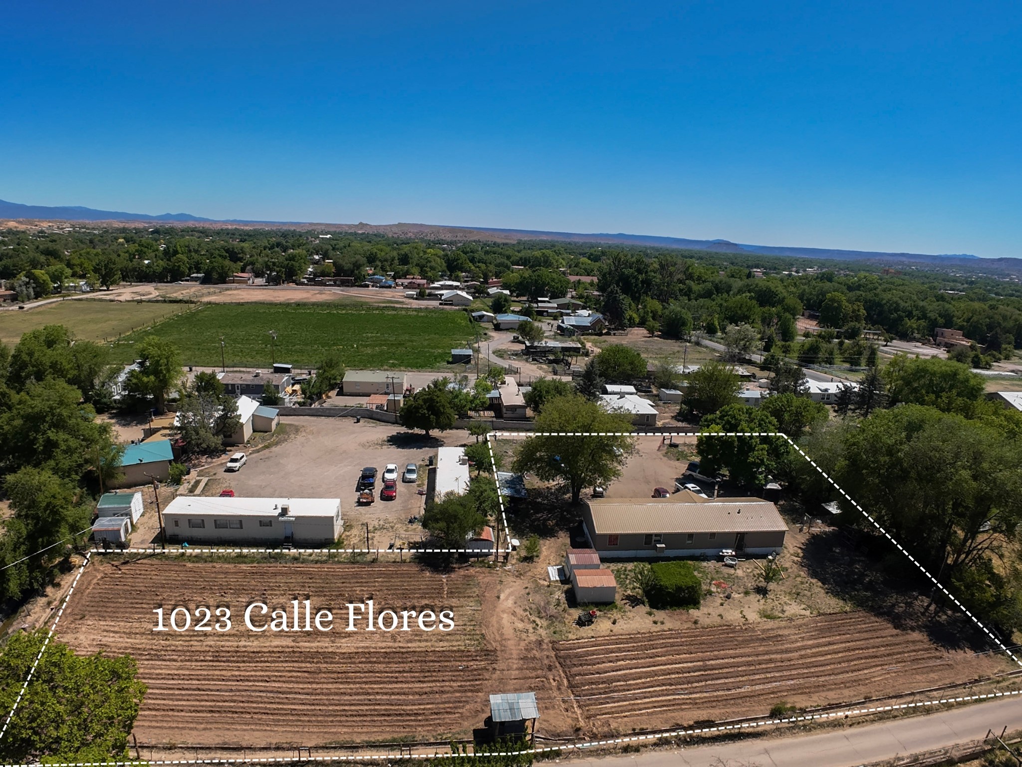1023 Calle Flores