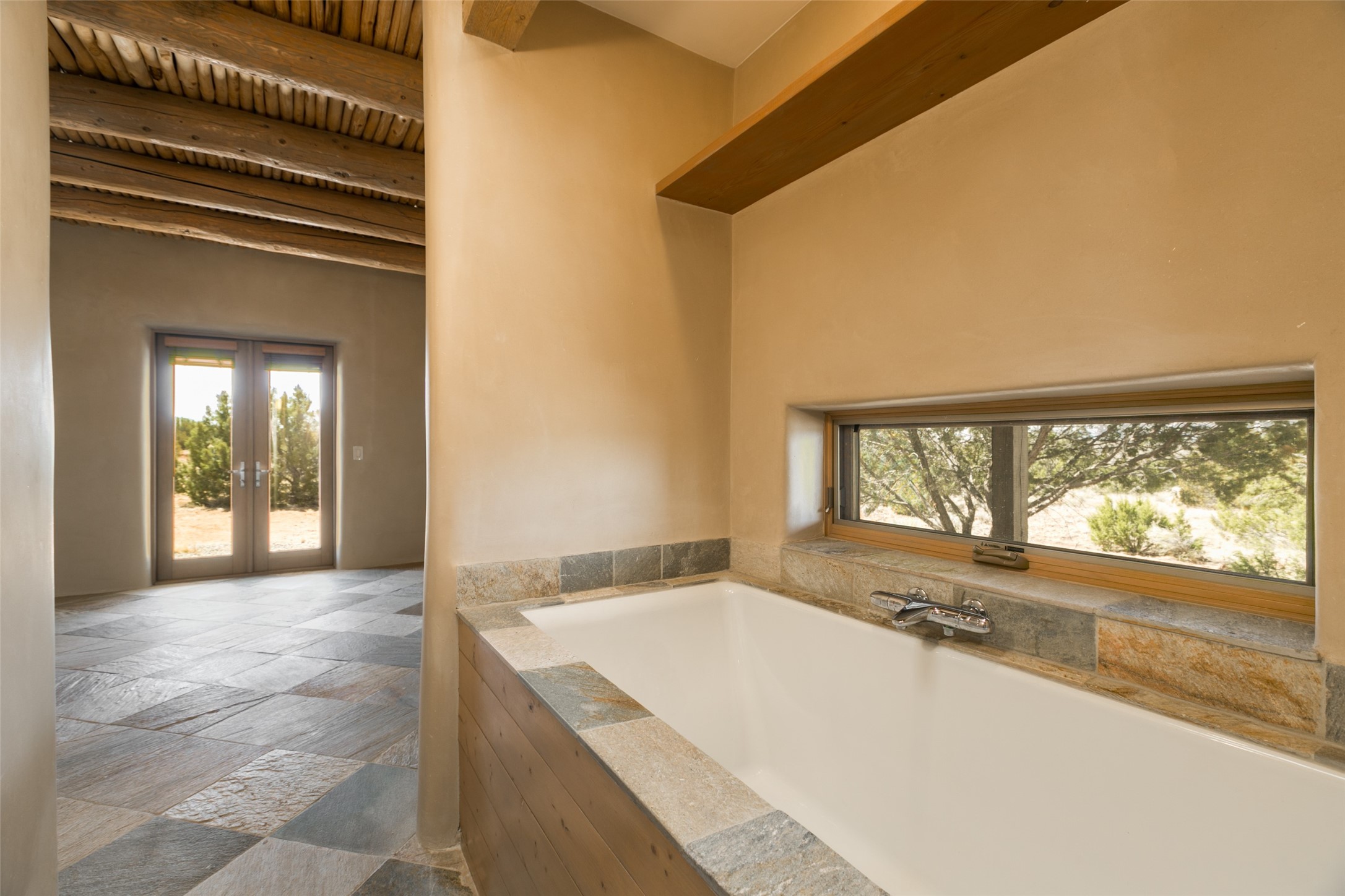 3 Camino Los Angelitos