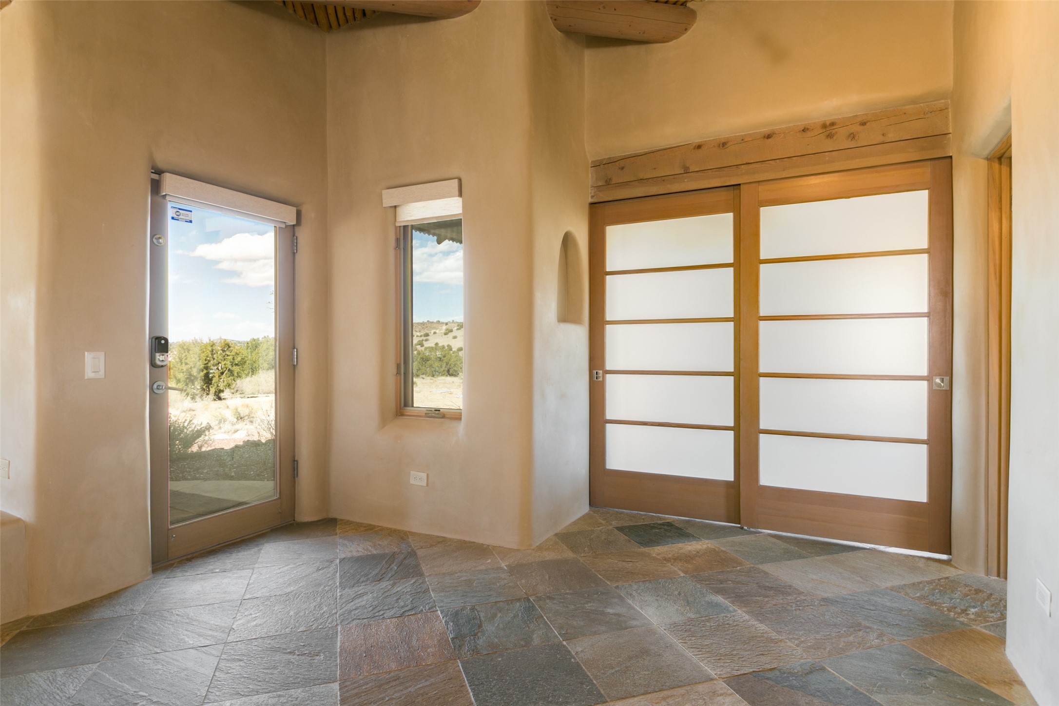 3 Camino Los Angelitos