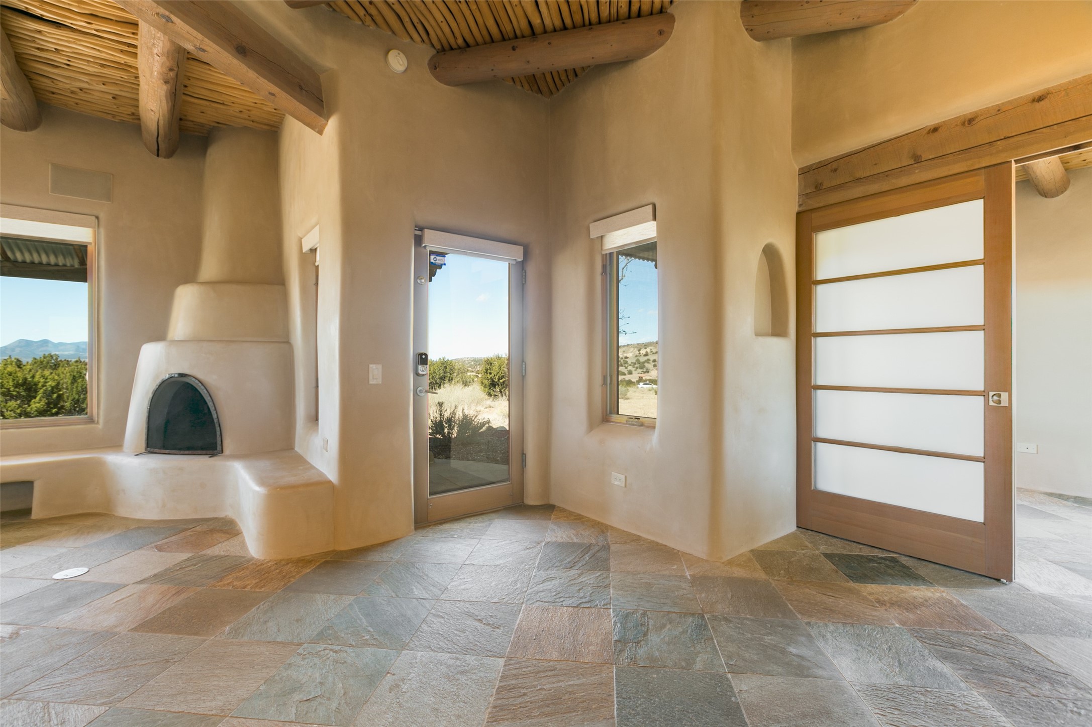 3 Camino Los Angelitos