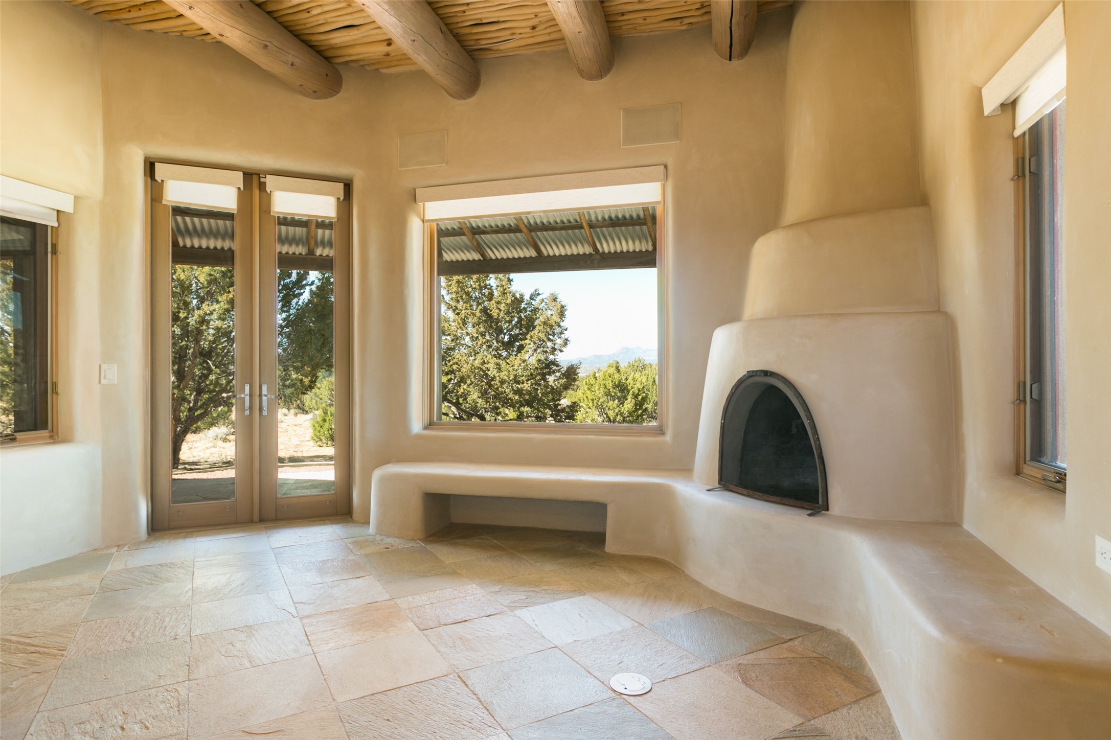 3 Camino Los Angelitos