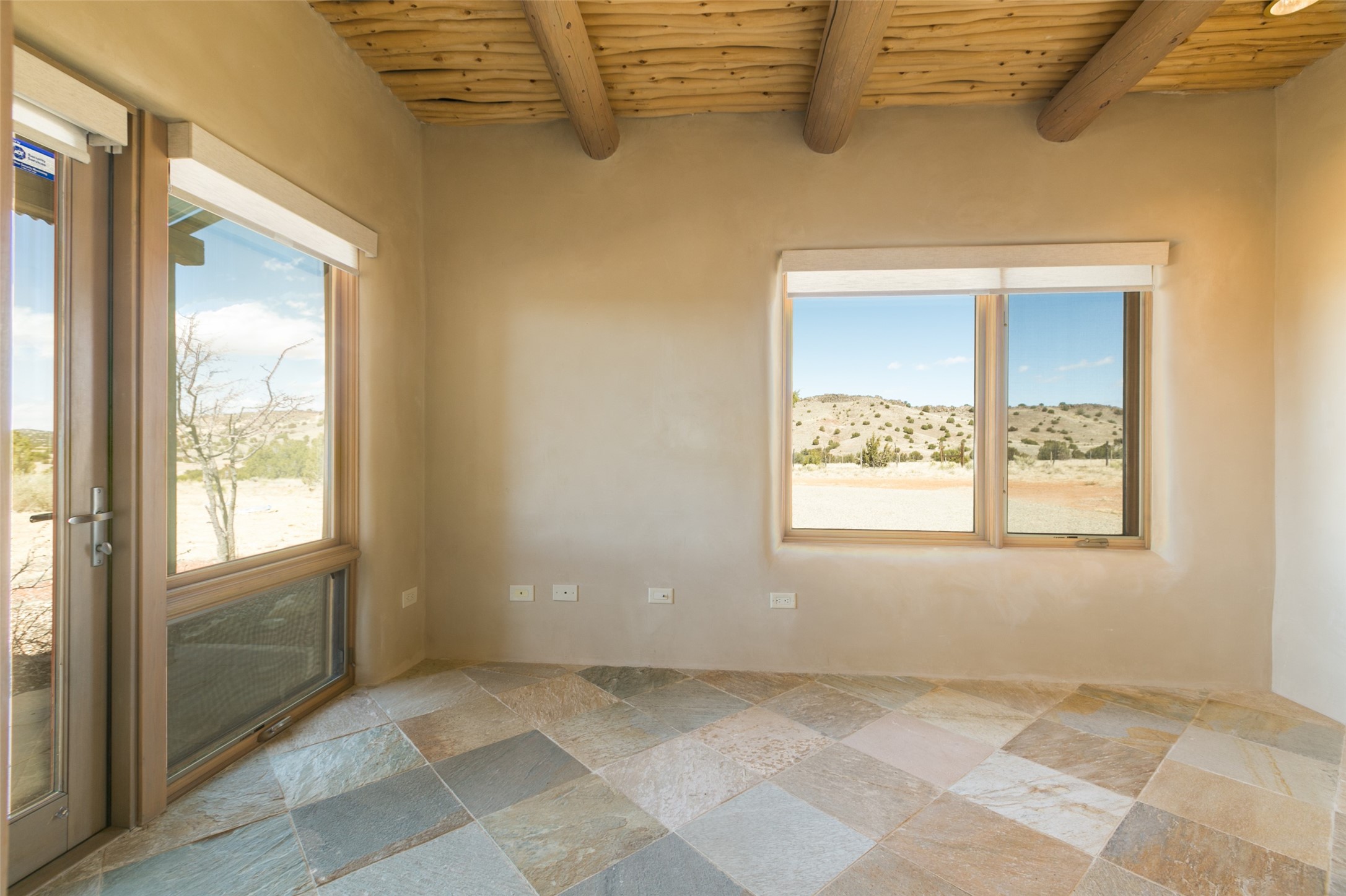 3 Camino Los Angelitos