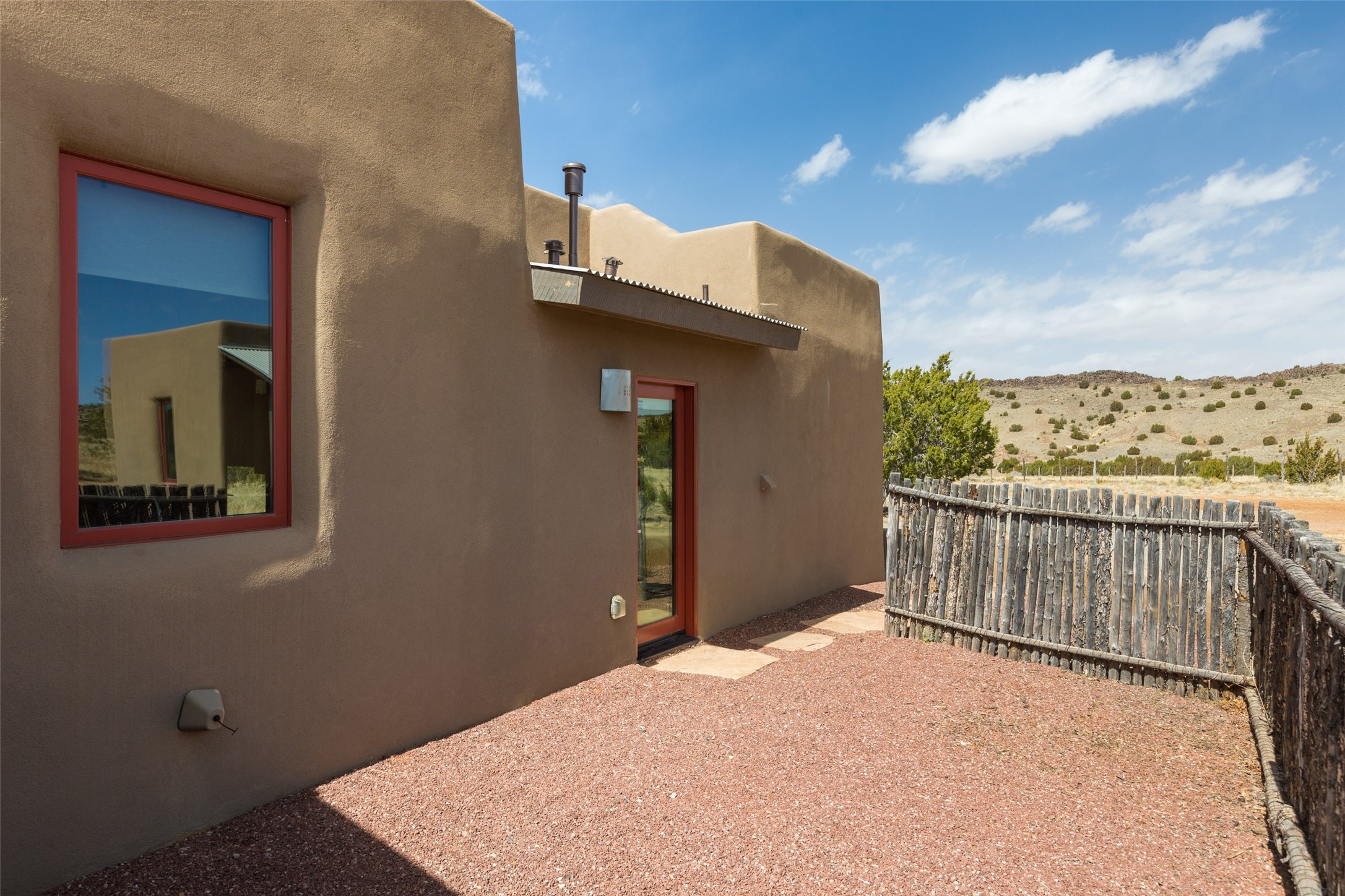 3 Camino Los Angelitos