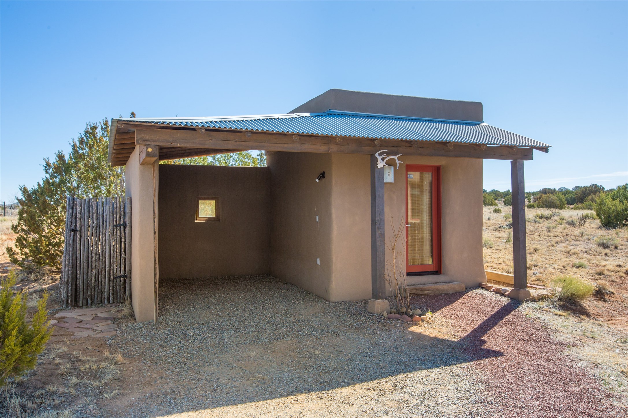 3 Camino Los Angelitos