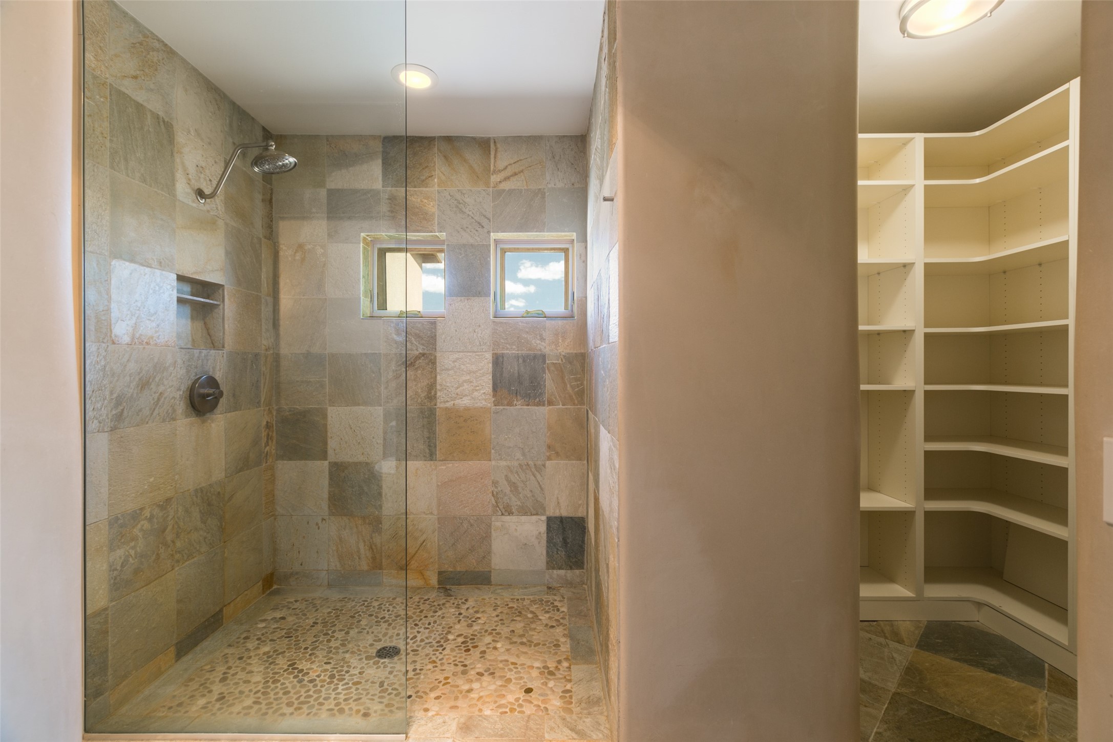 3 Camino Los Angelitos