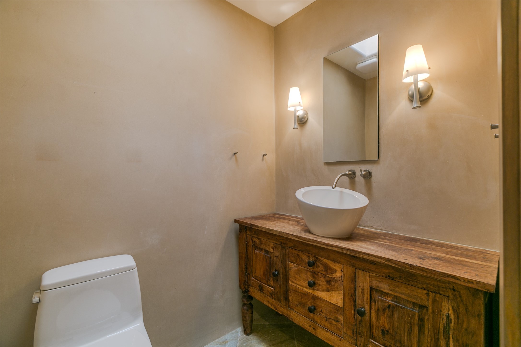 3 Camino Los Angelitos