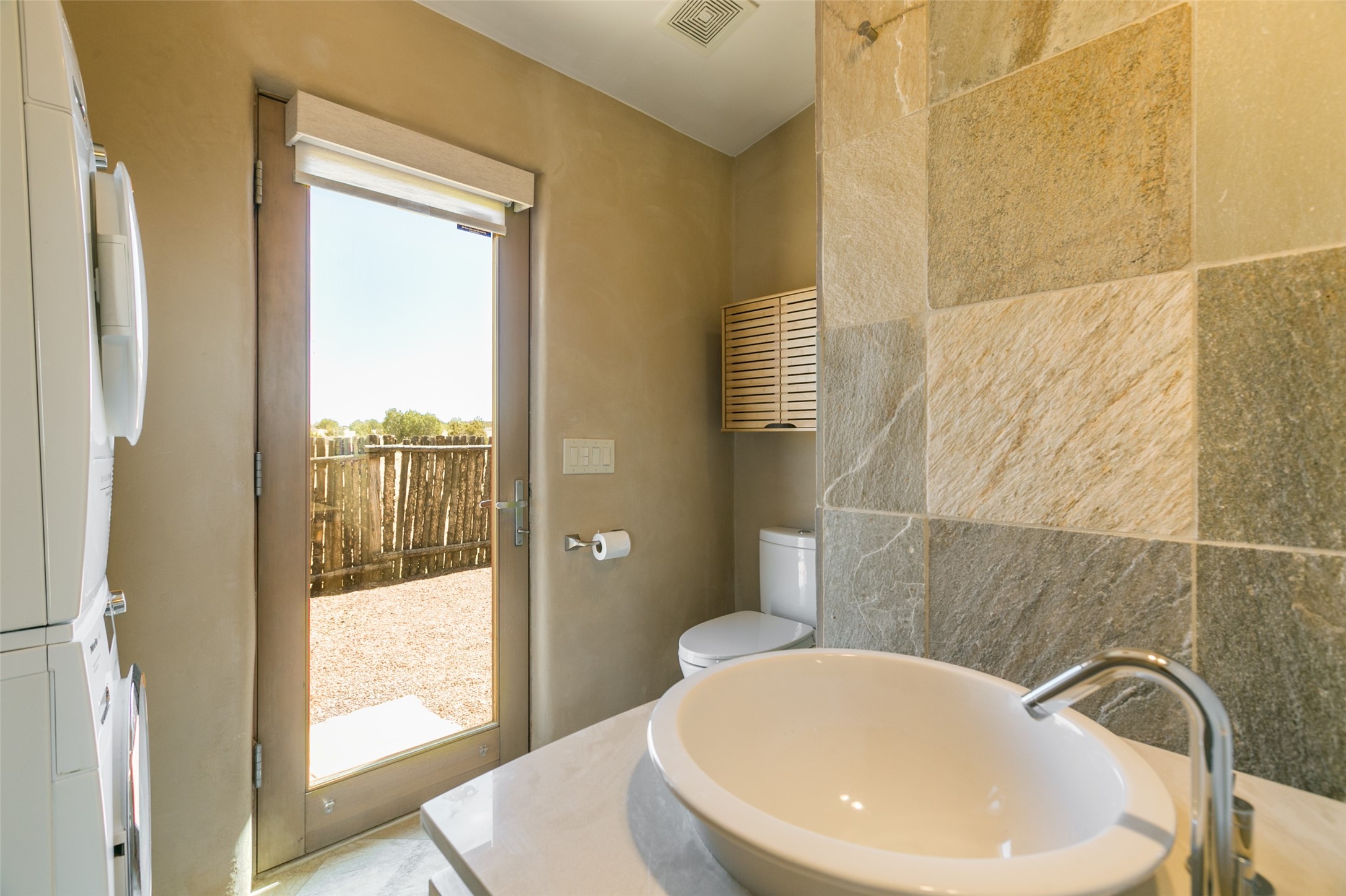 3 Camino Los Angelitos