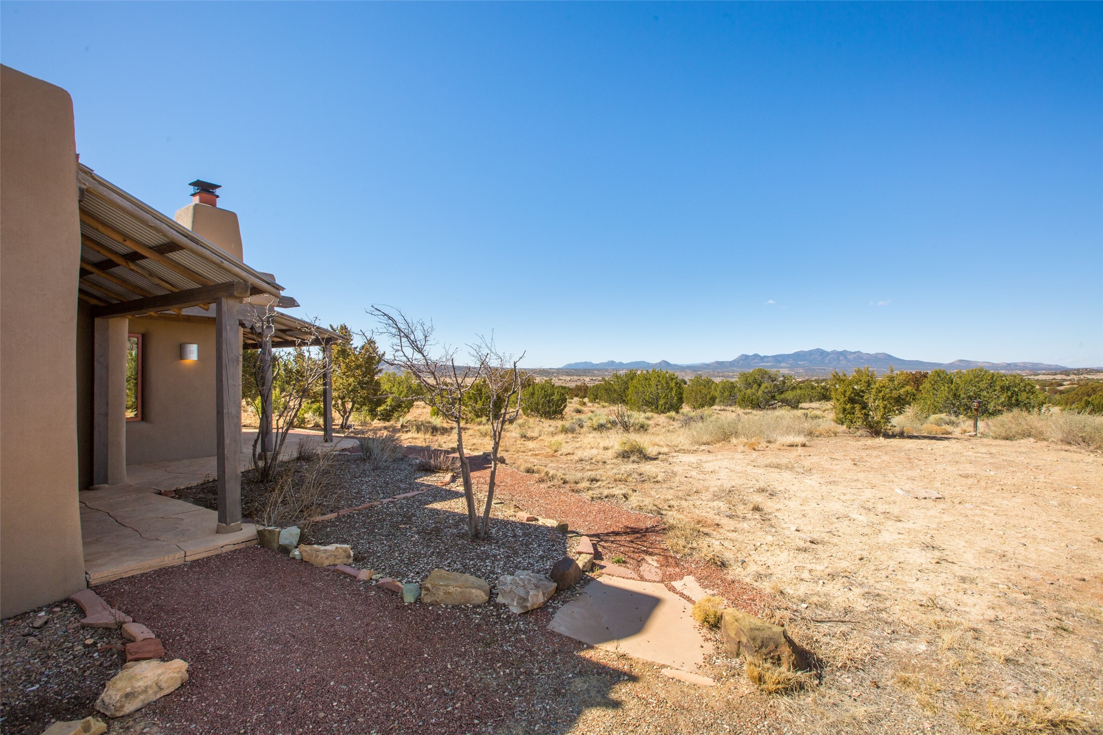 3 Camino Los Angelitos