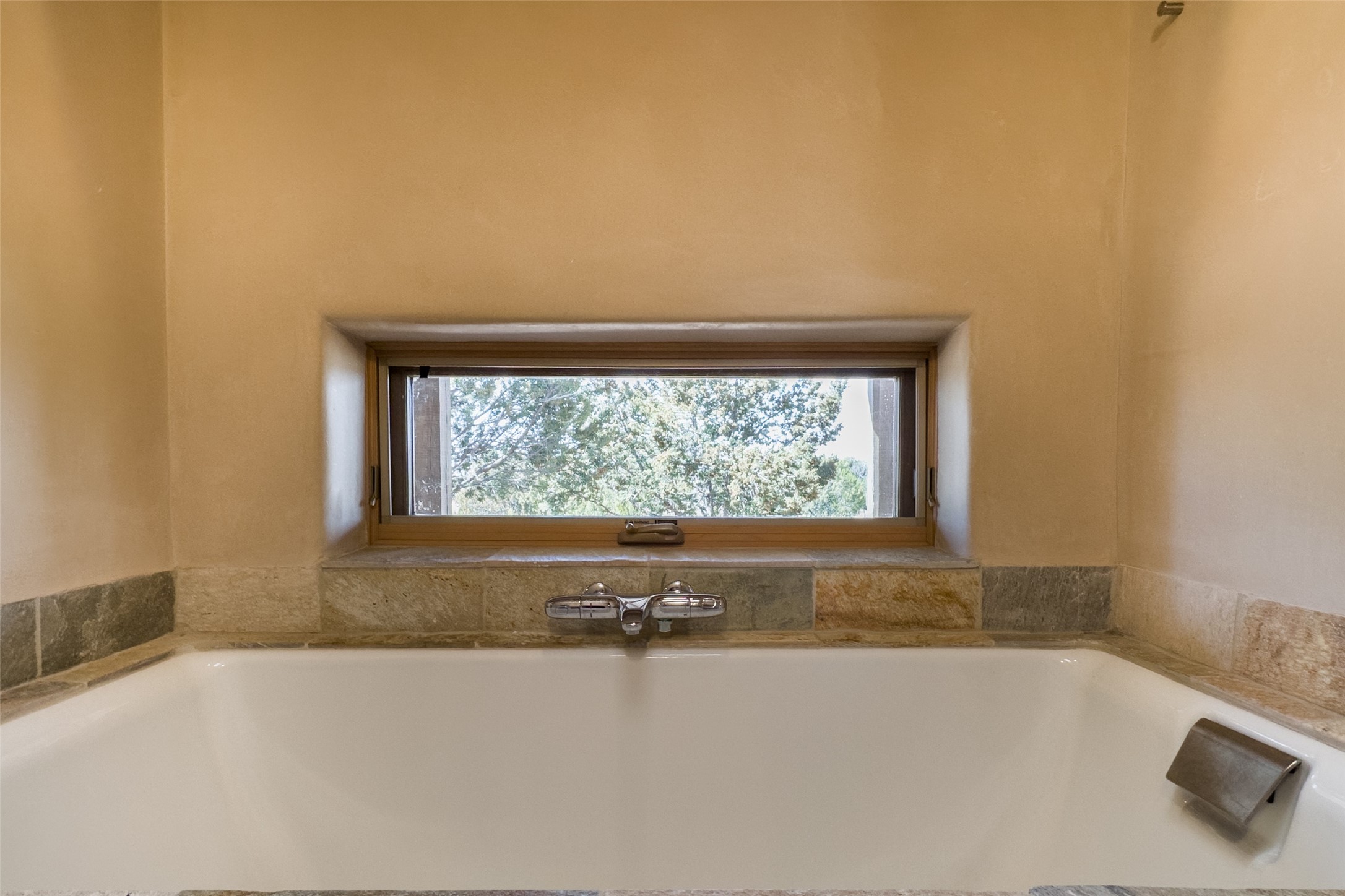 3 Camino Los Angelitos