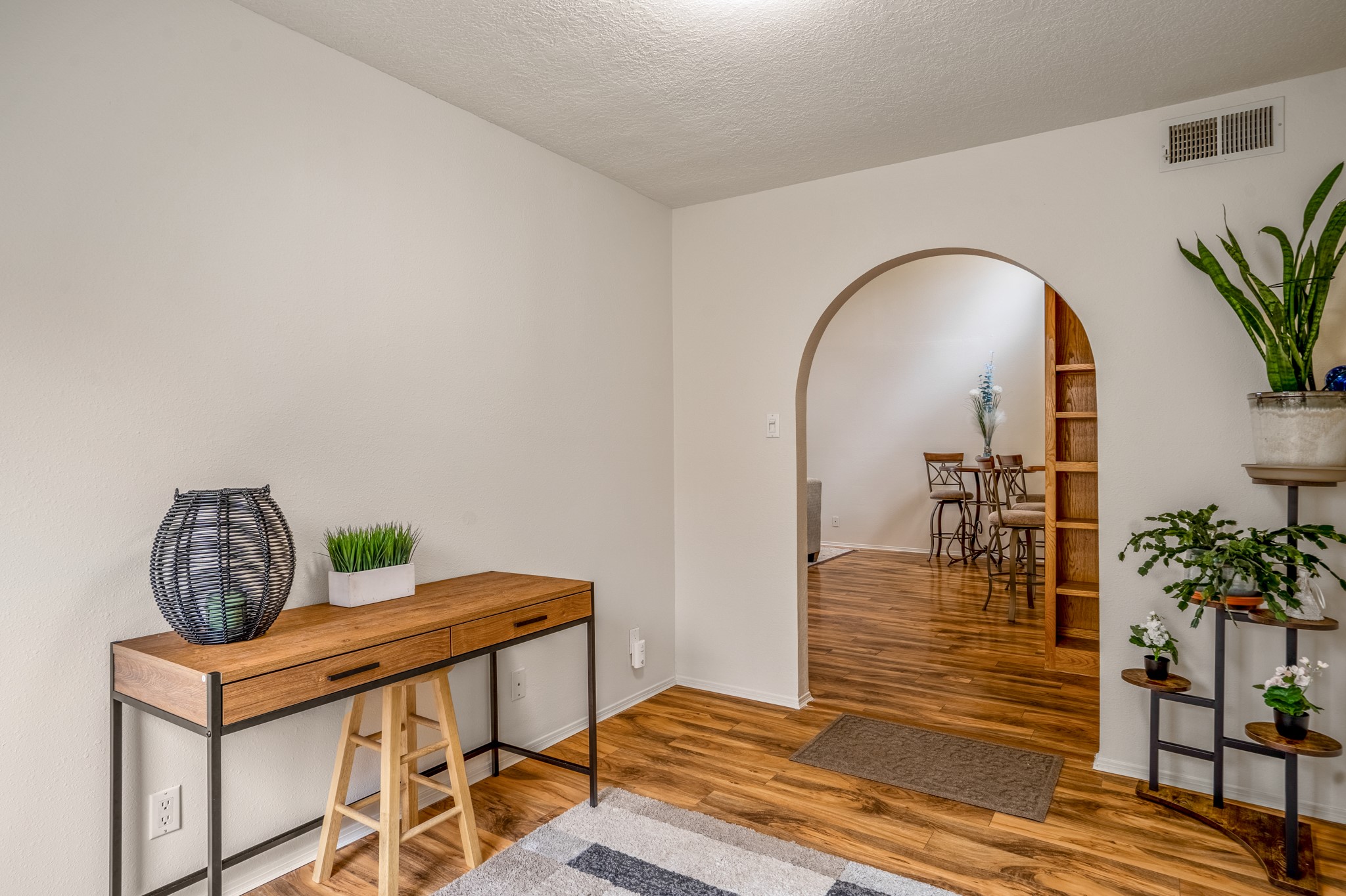 1547 Escondida Court