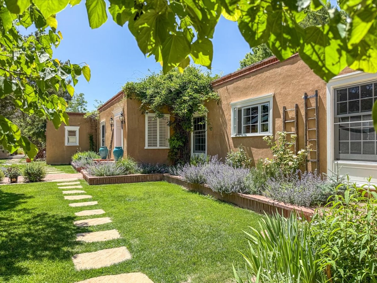 1110 Old Santa Fe Trail