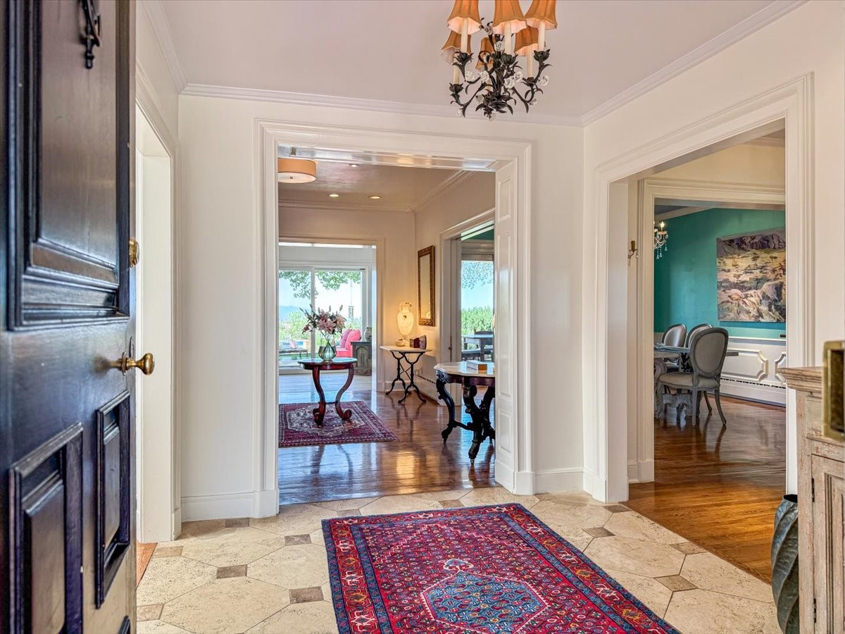 1110 Old Santa Fe Trail