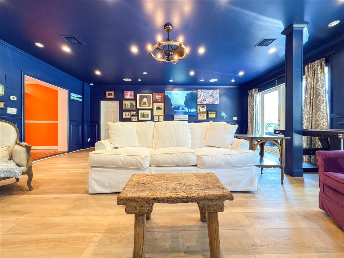 1110 Old Santa Fe Trail