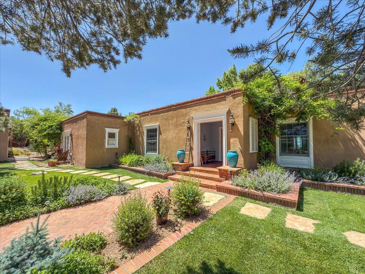 1110 Old Santa Fe Trail