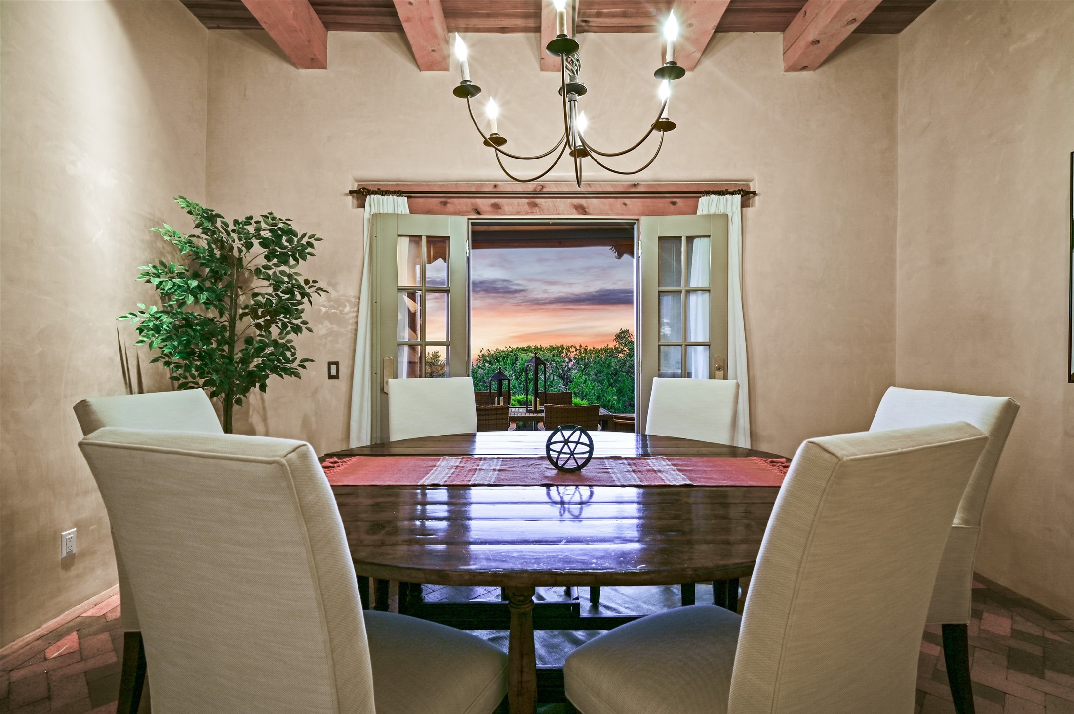 1017 Foothills Trail