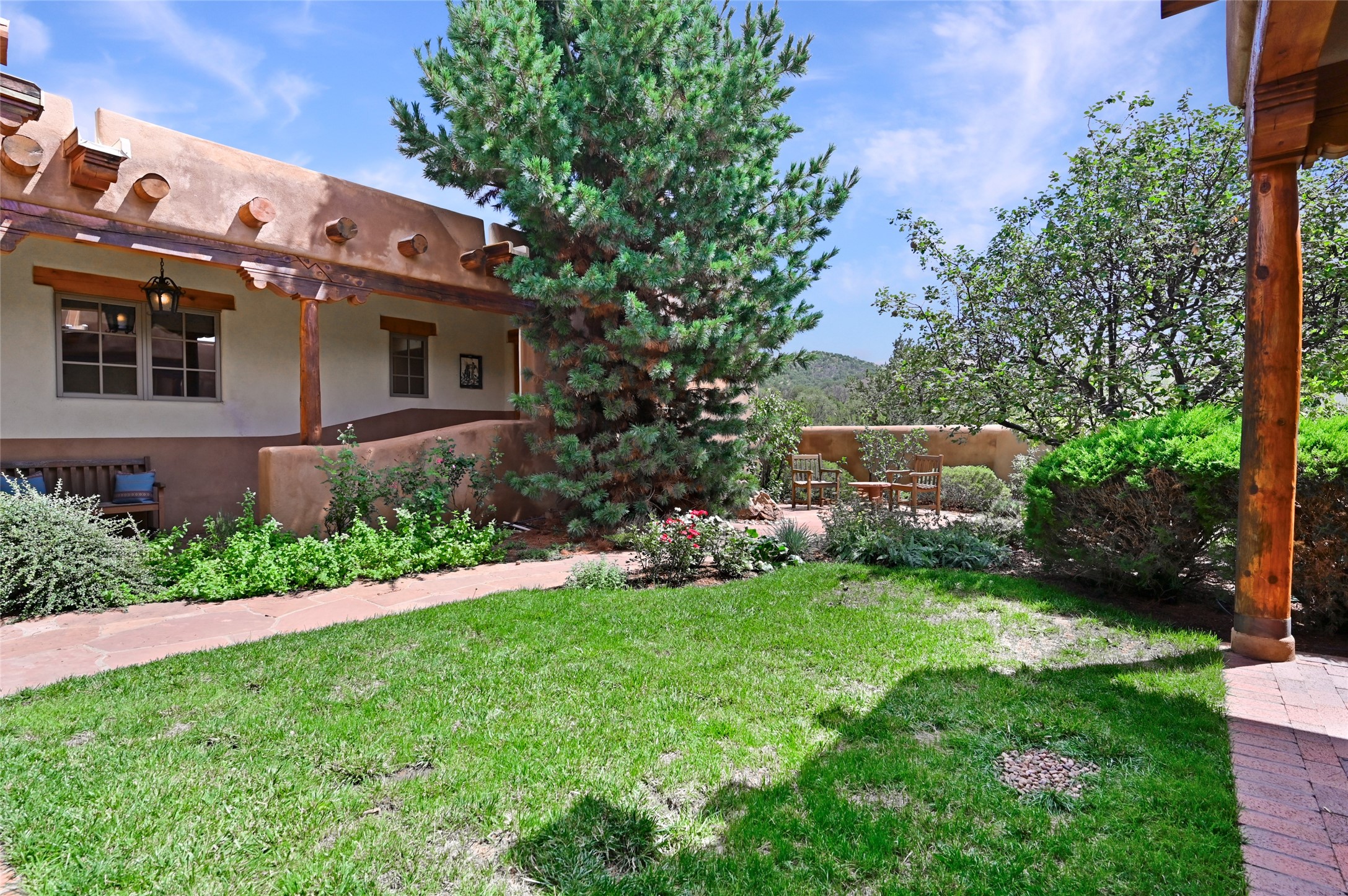 1017 Foothills Trail