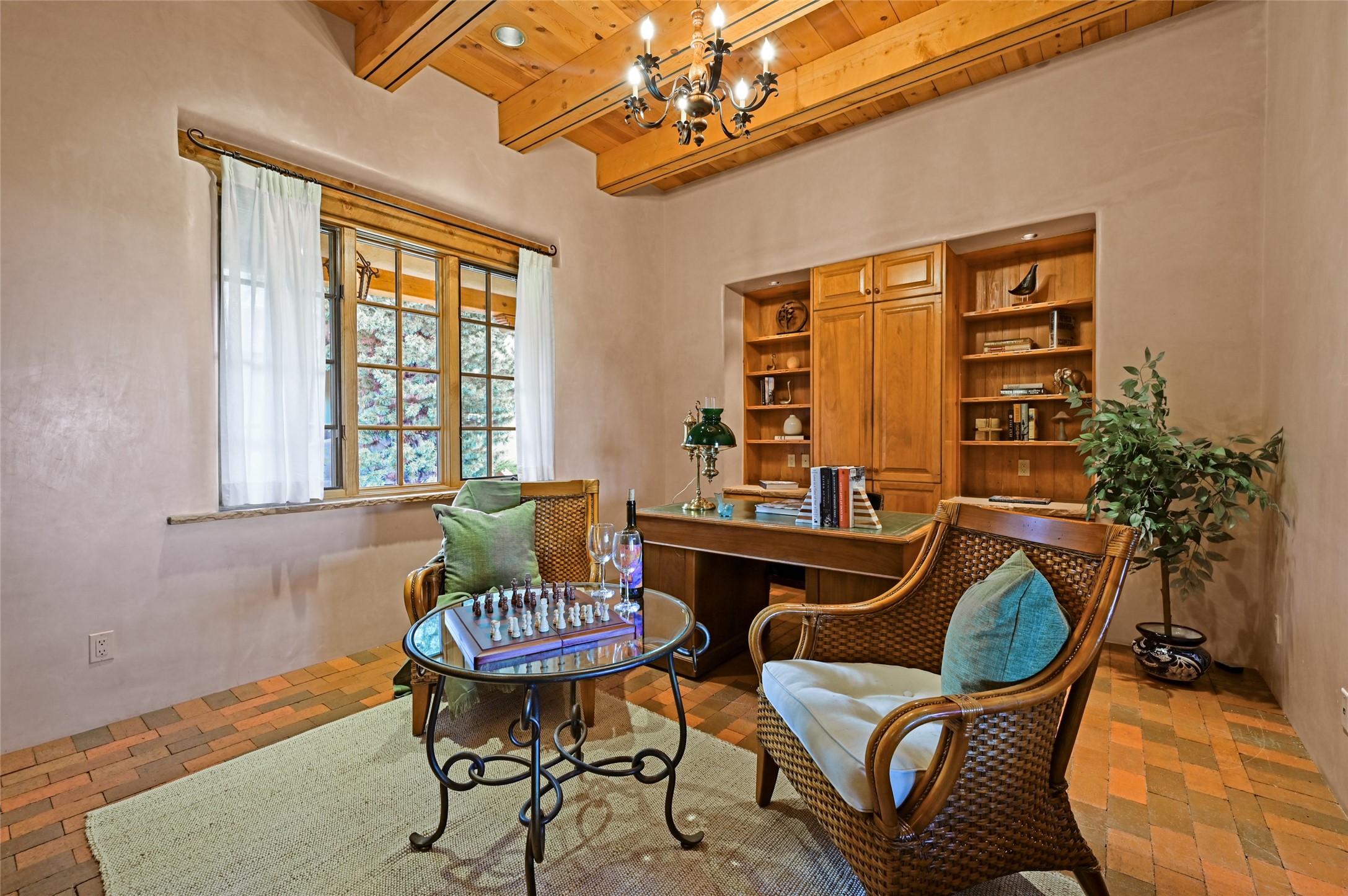 1017 Foothills Trail