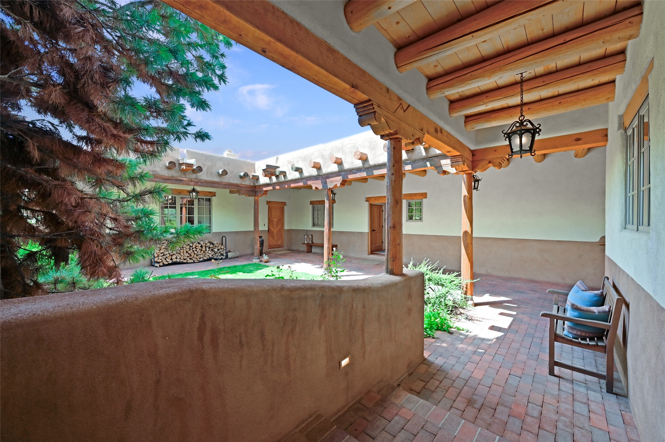 1017 Foothills Trail