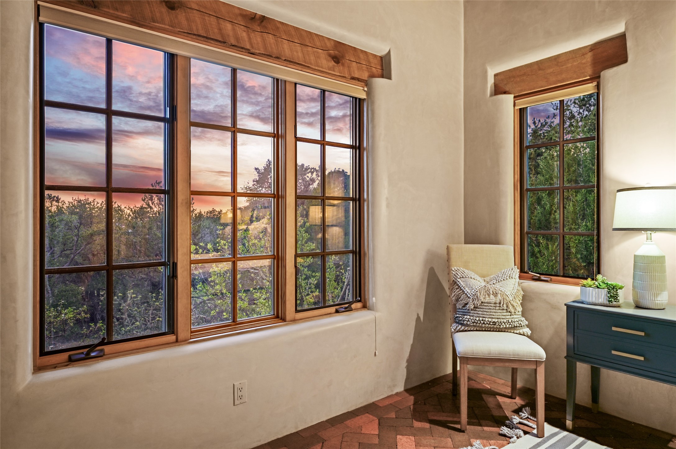 1017 Foothills Trail