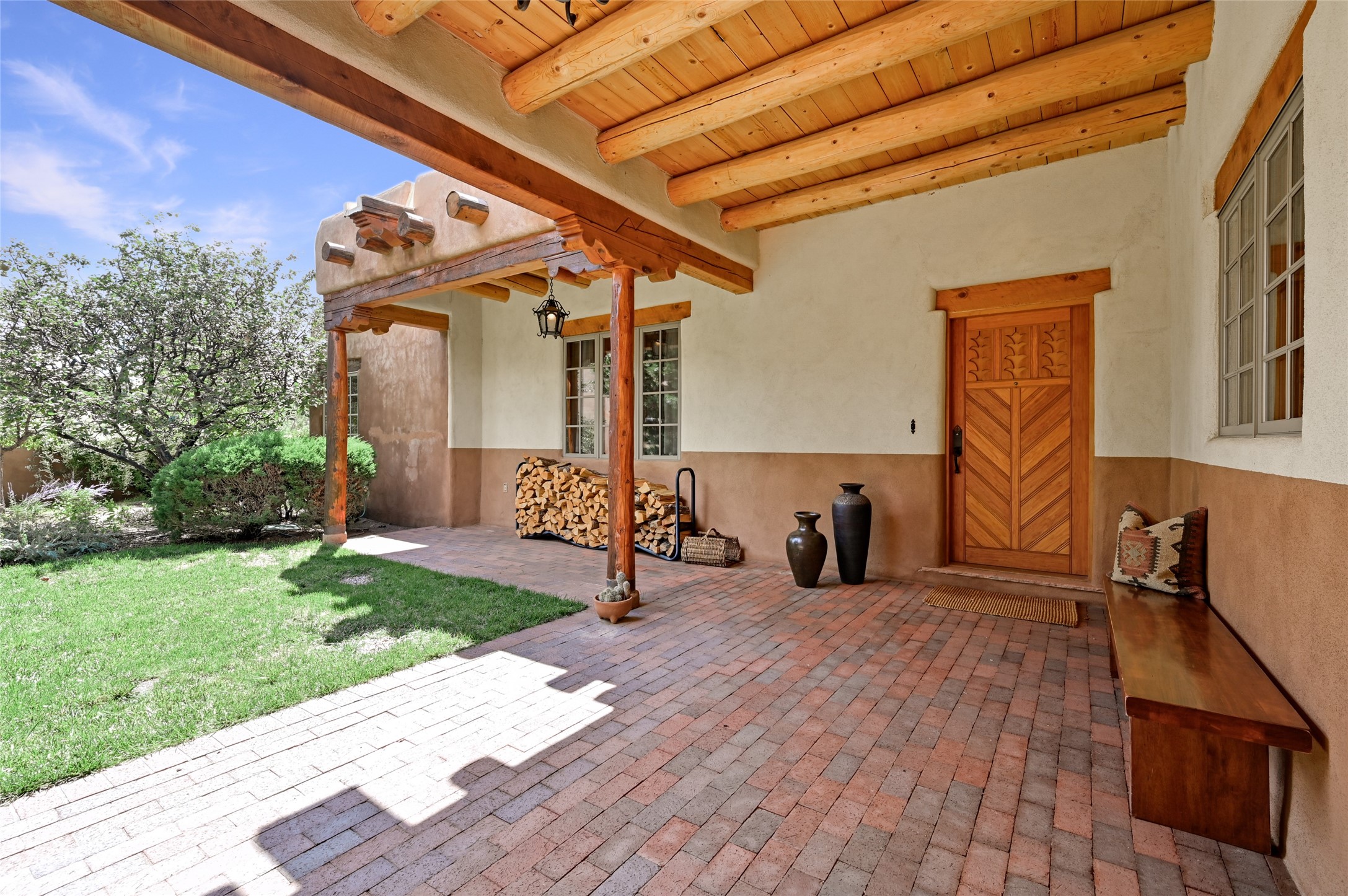 1017 Foothills Trail