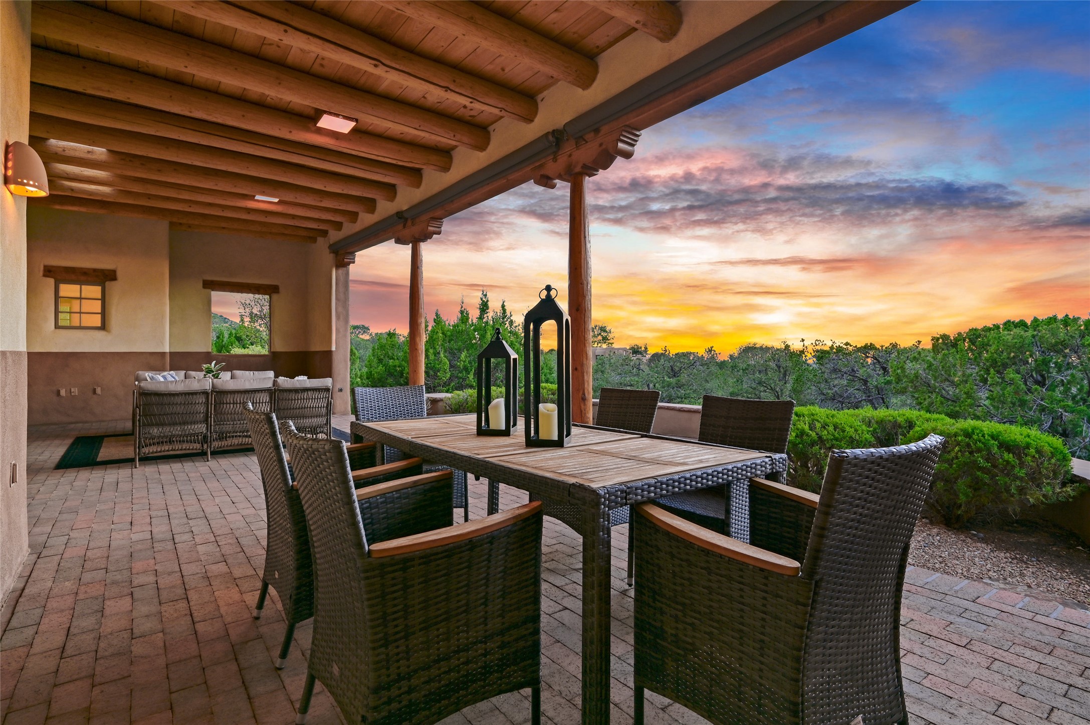 1017 Foothills Trail